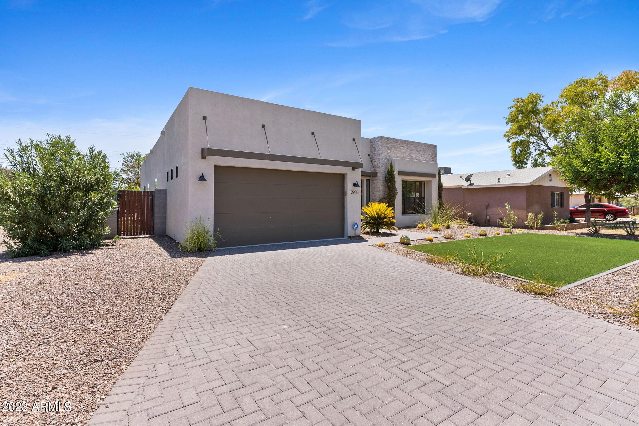 2935 E MULBERRY Drive