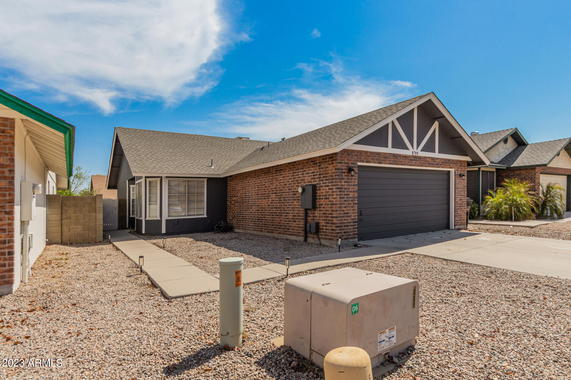 8709 W GREENBRIAN Drive