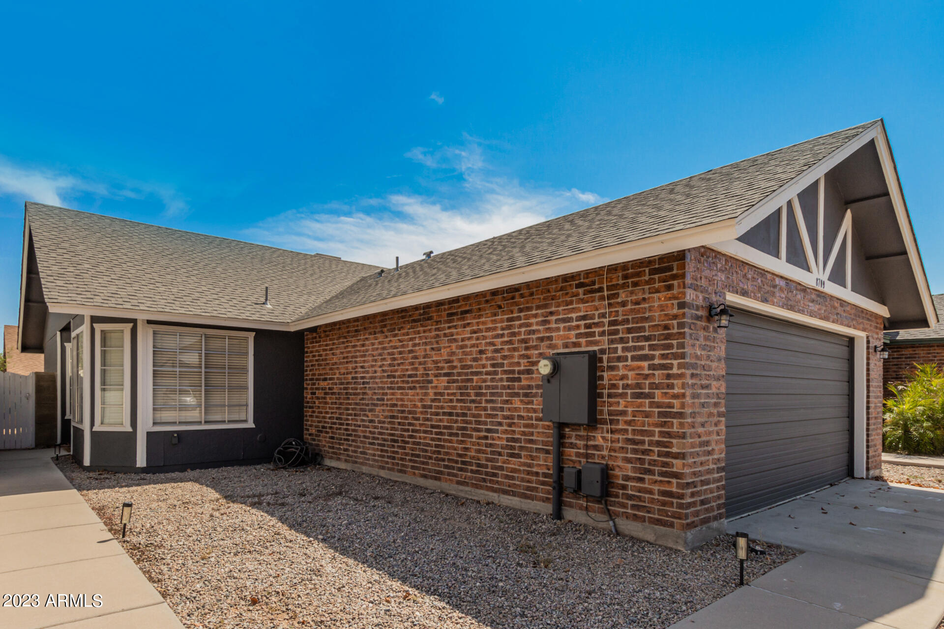 8709 W GREENBRIAN Drive