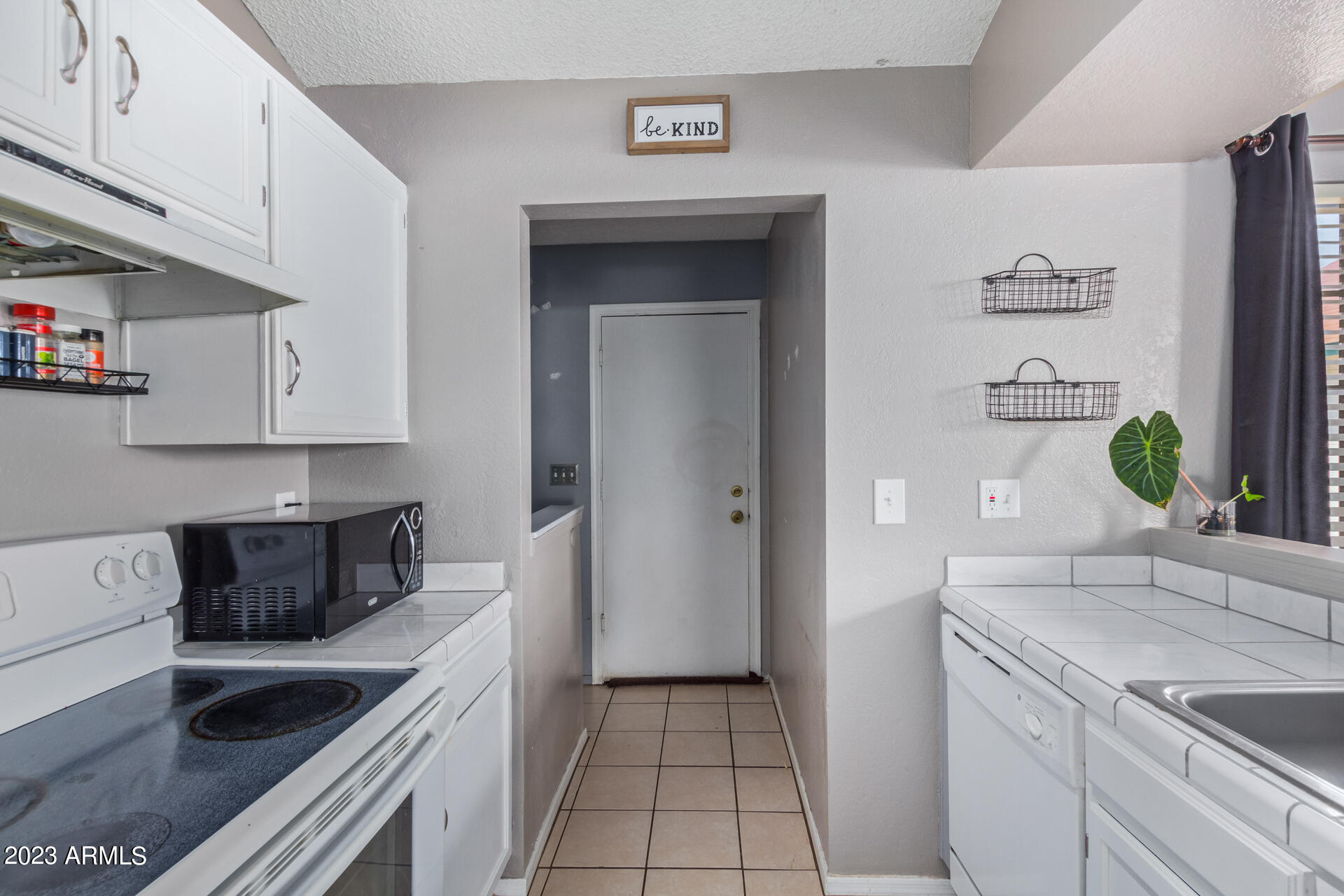 8709 W GREENBRIAN Drive