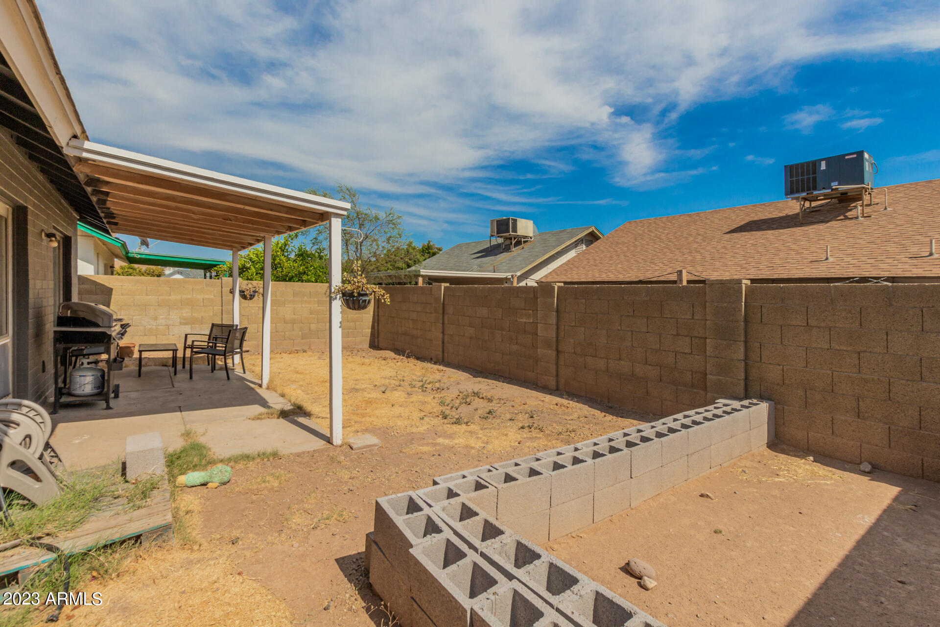 8709 W GREENBRIAN Drive