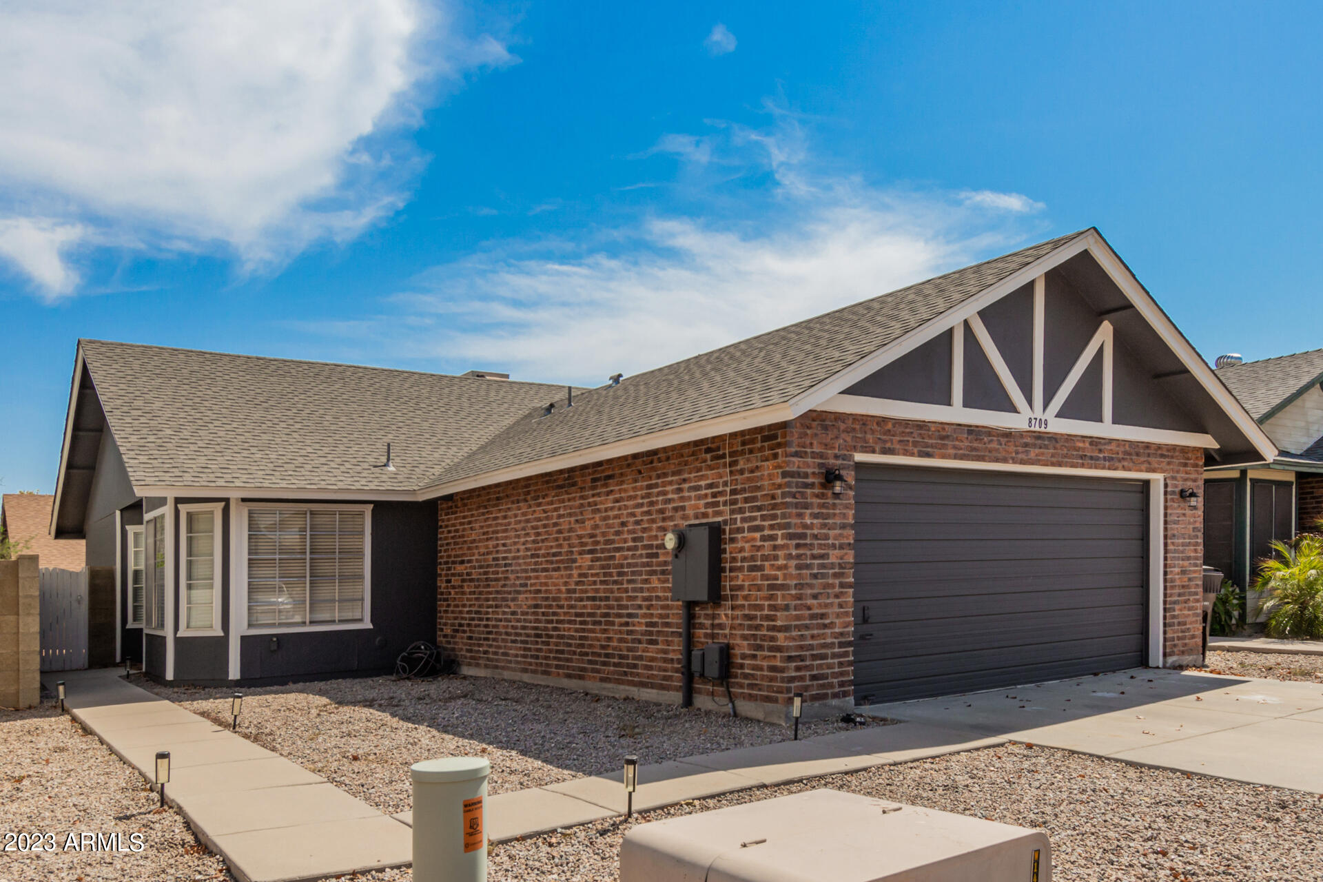 8709 W GREENBRIAN Drive