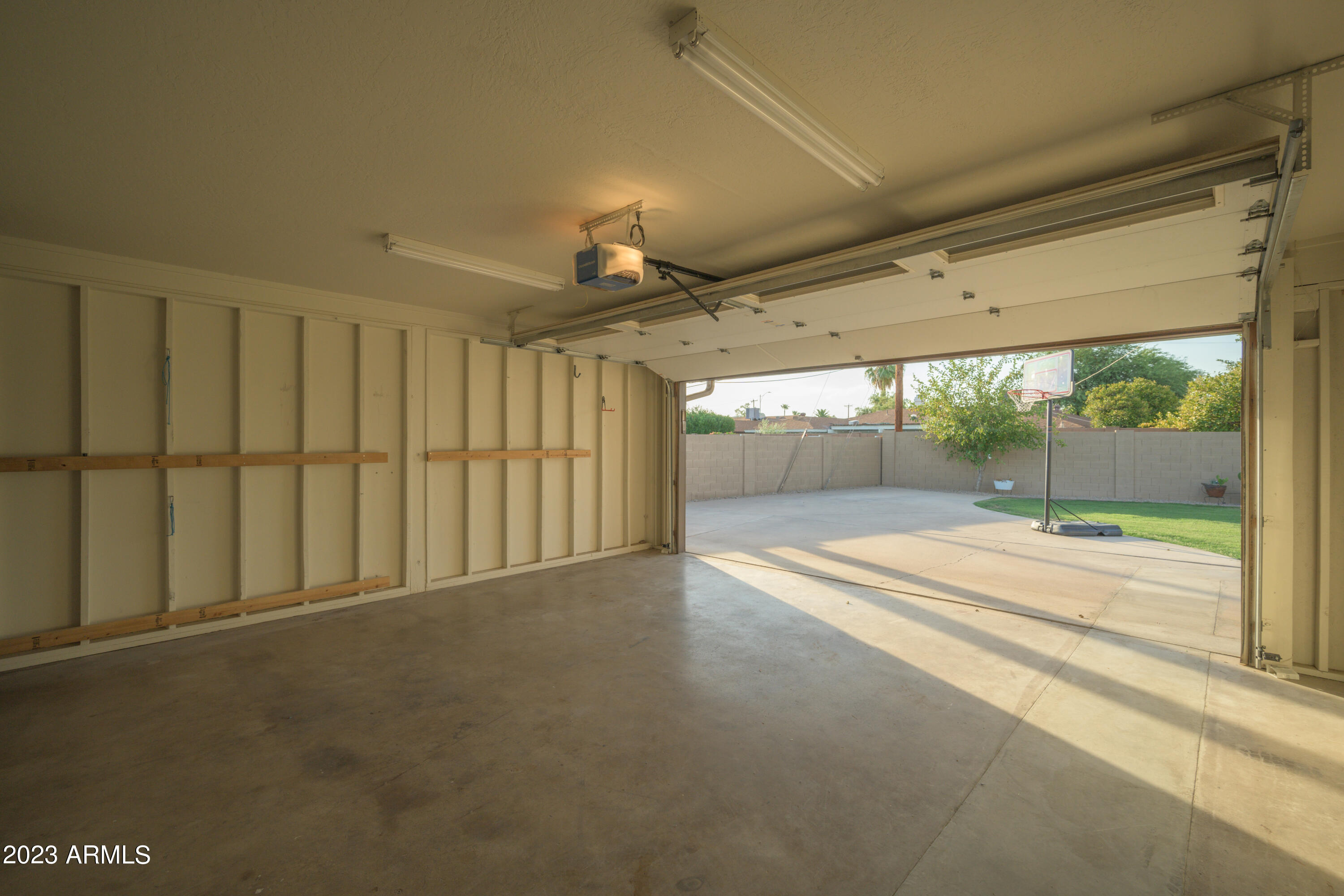8226 E RANCHO VISTA Drive