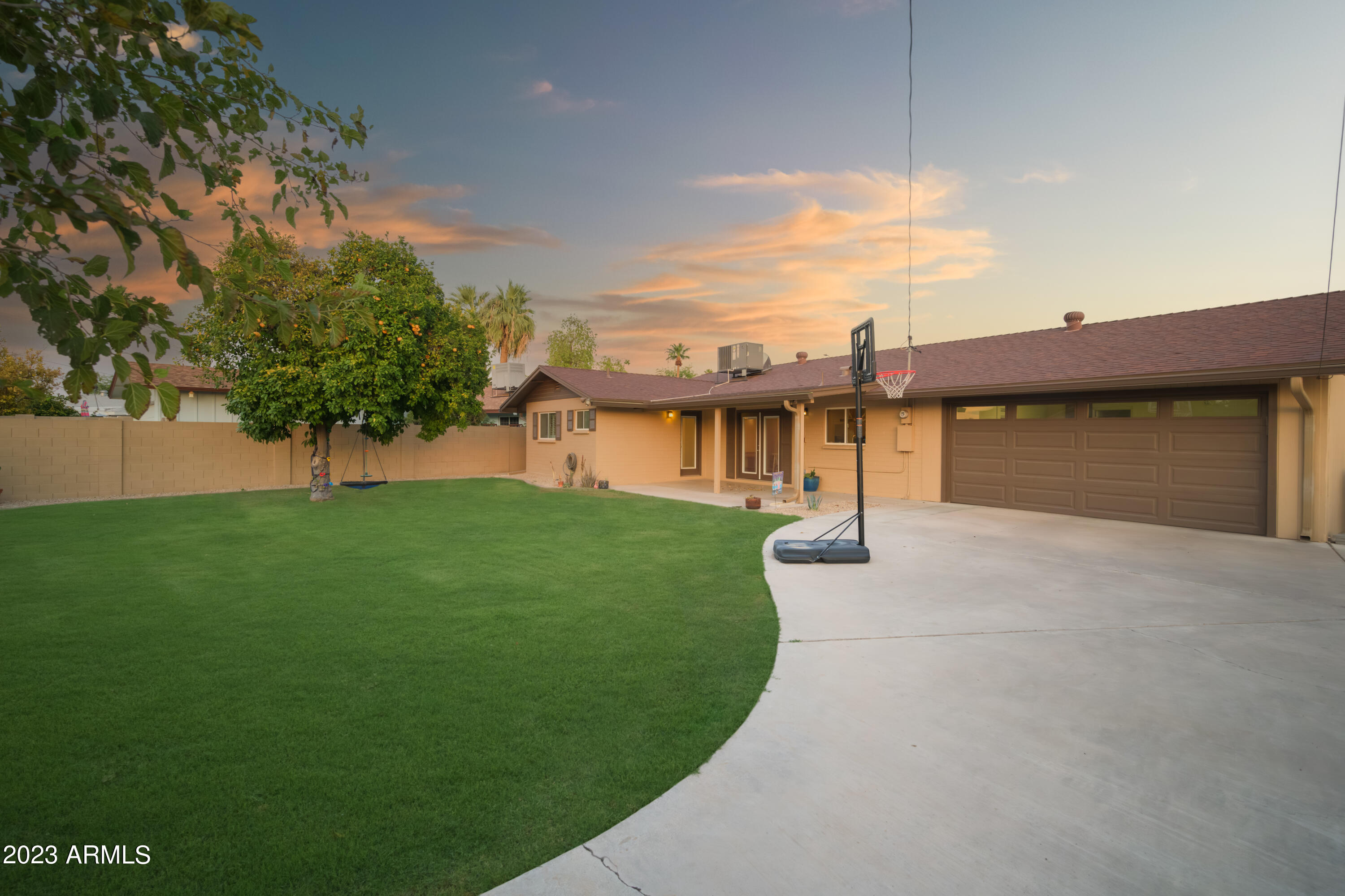 8226 E RANCHO VISTA Drive