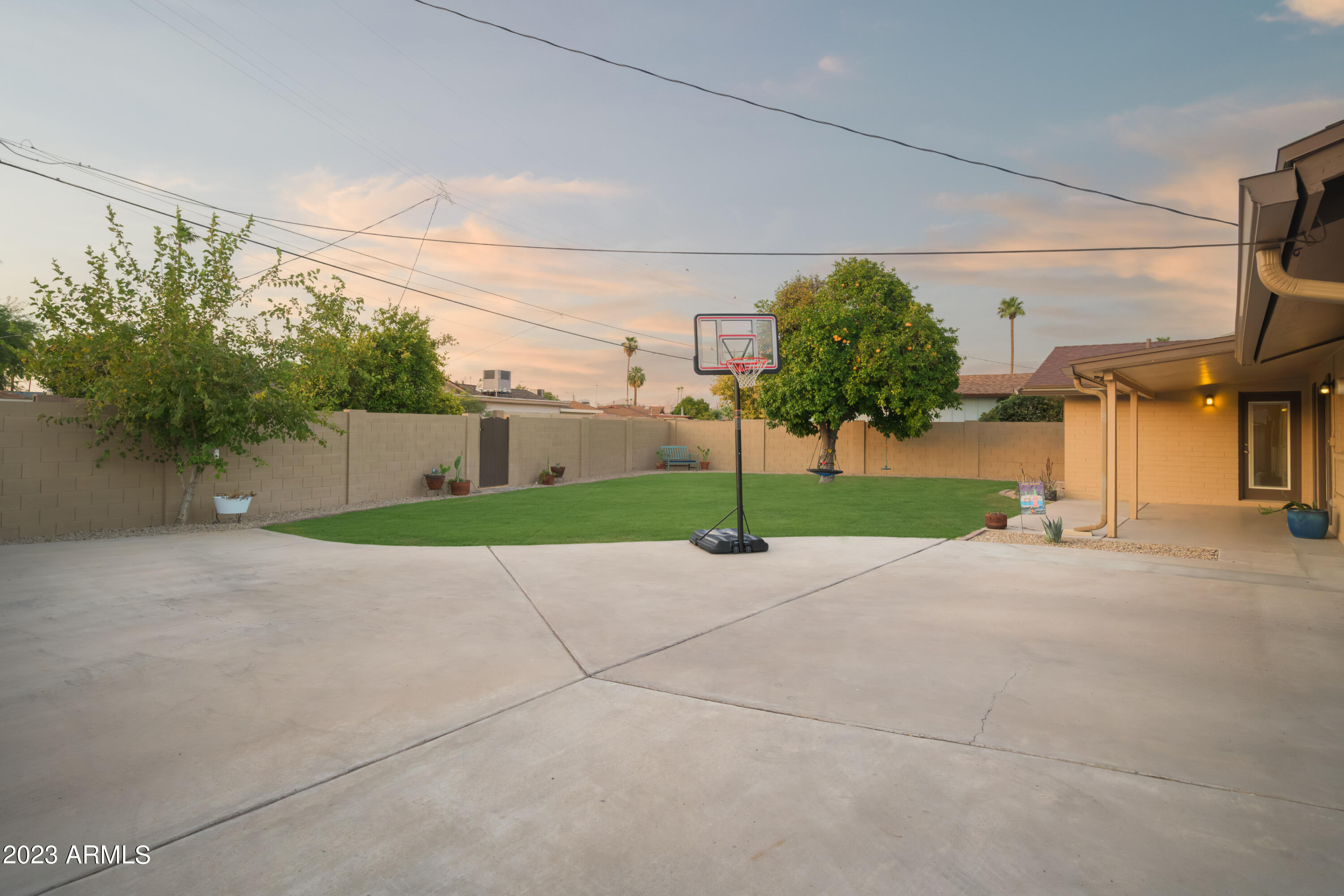 8226 E RANCHO VISTA Drive