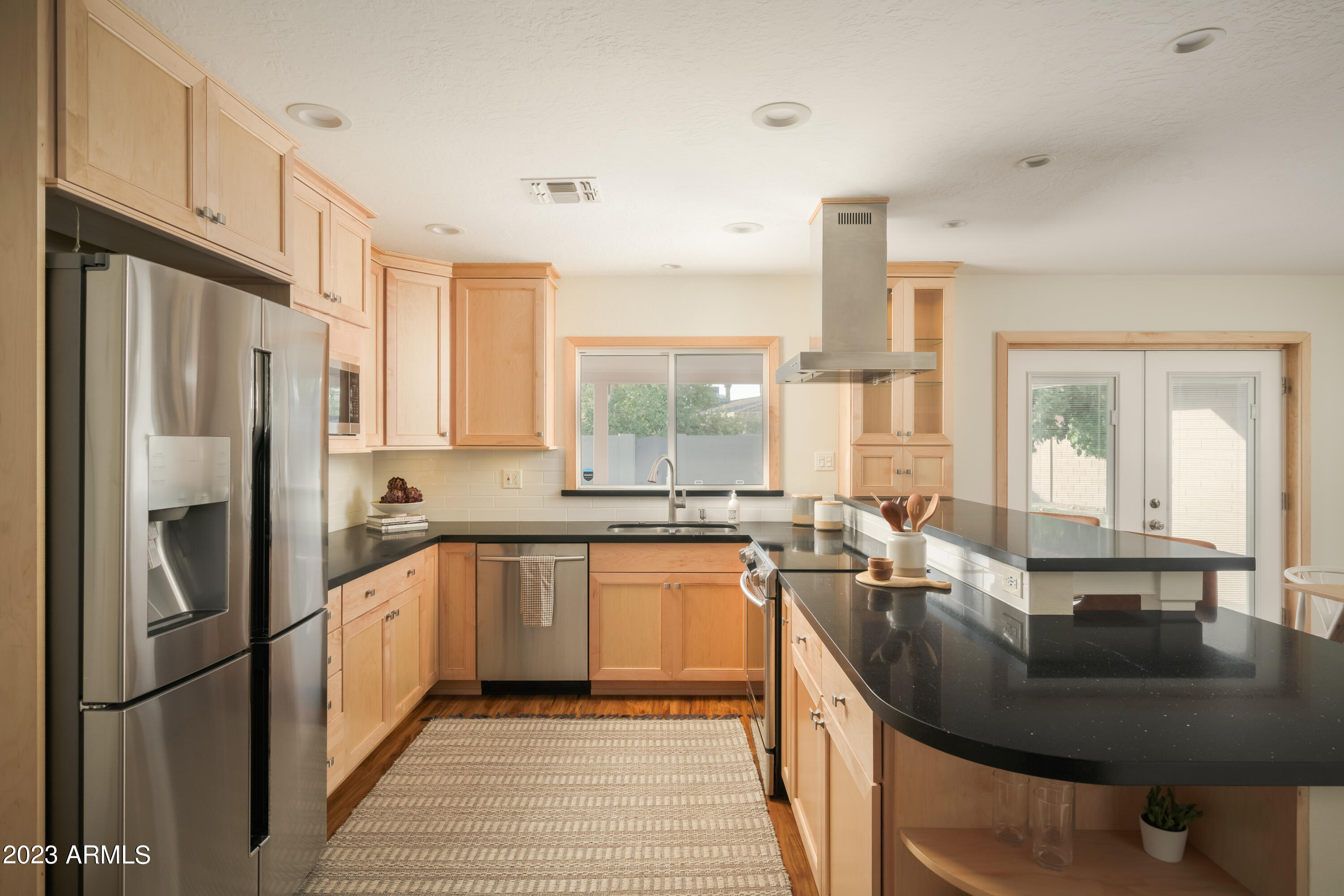 8226 E RANCHO VISTA Drive
