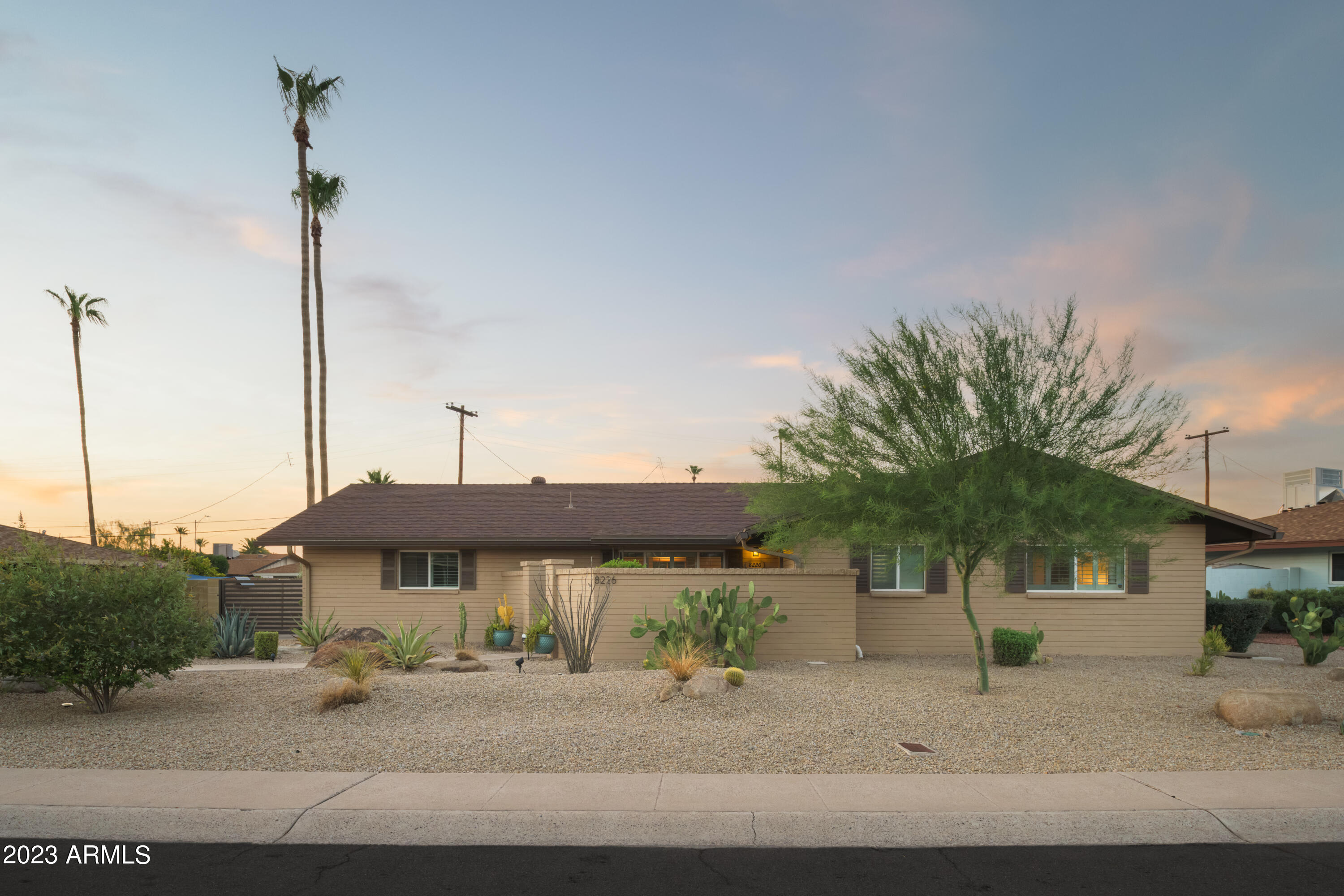 8226 E RANCHO VISTA Drive