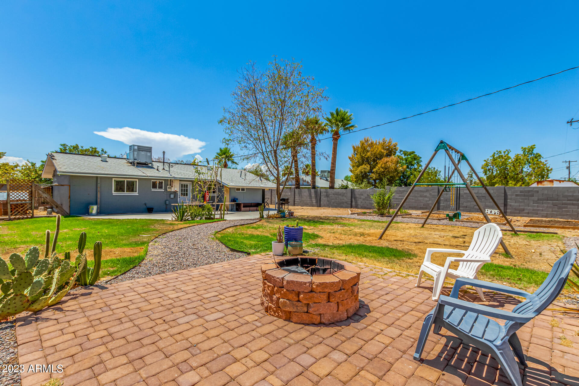 836 E IRONWOOD Drive