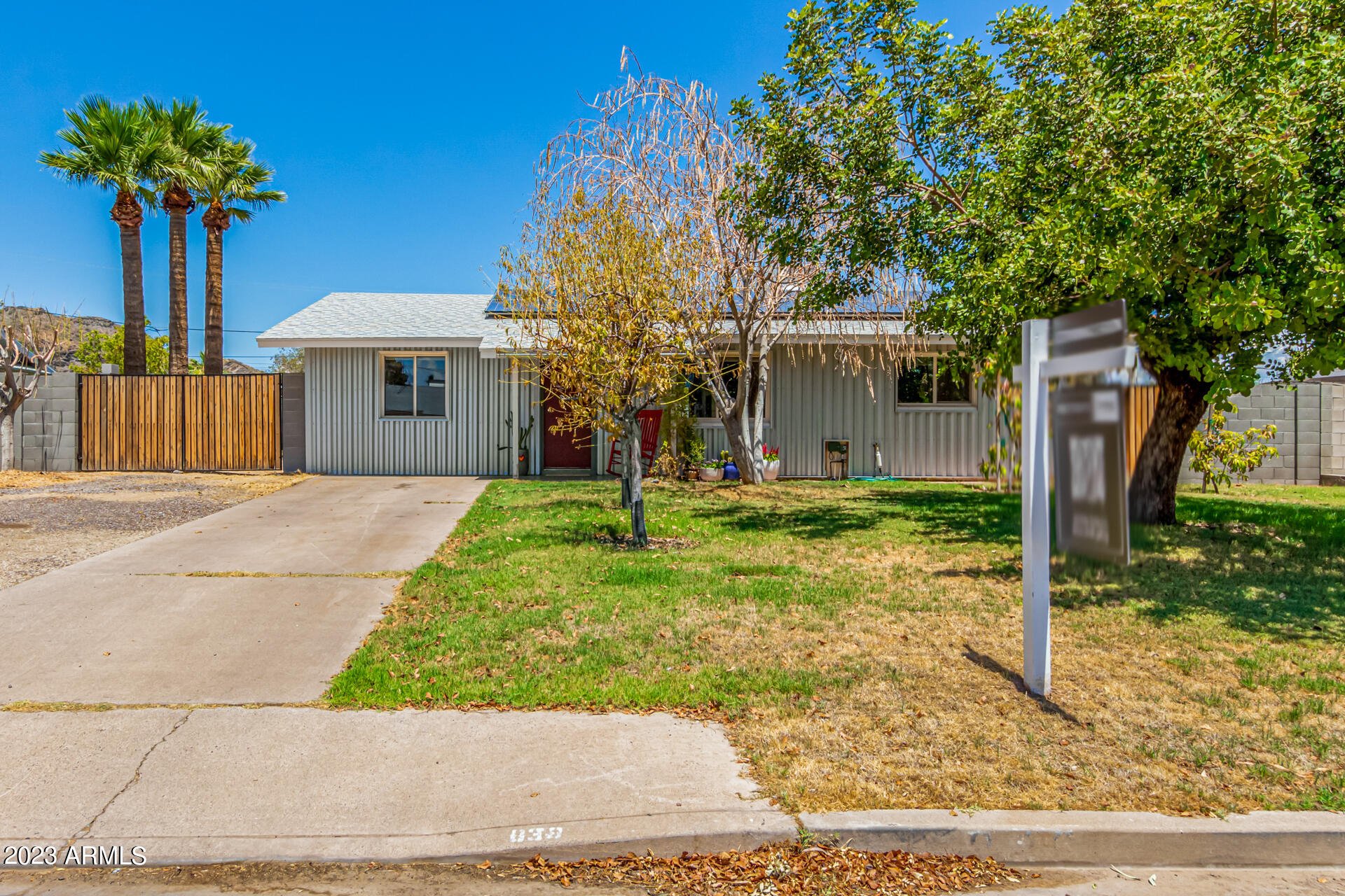836 E IRONWOOD Drive