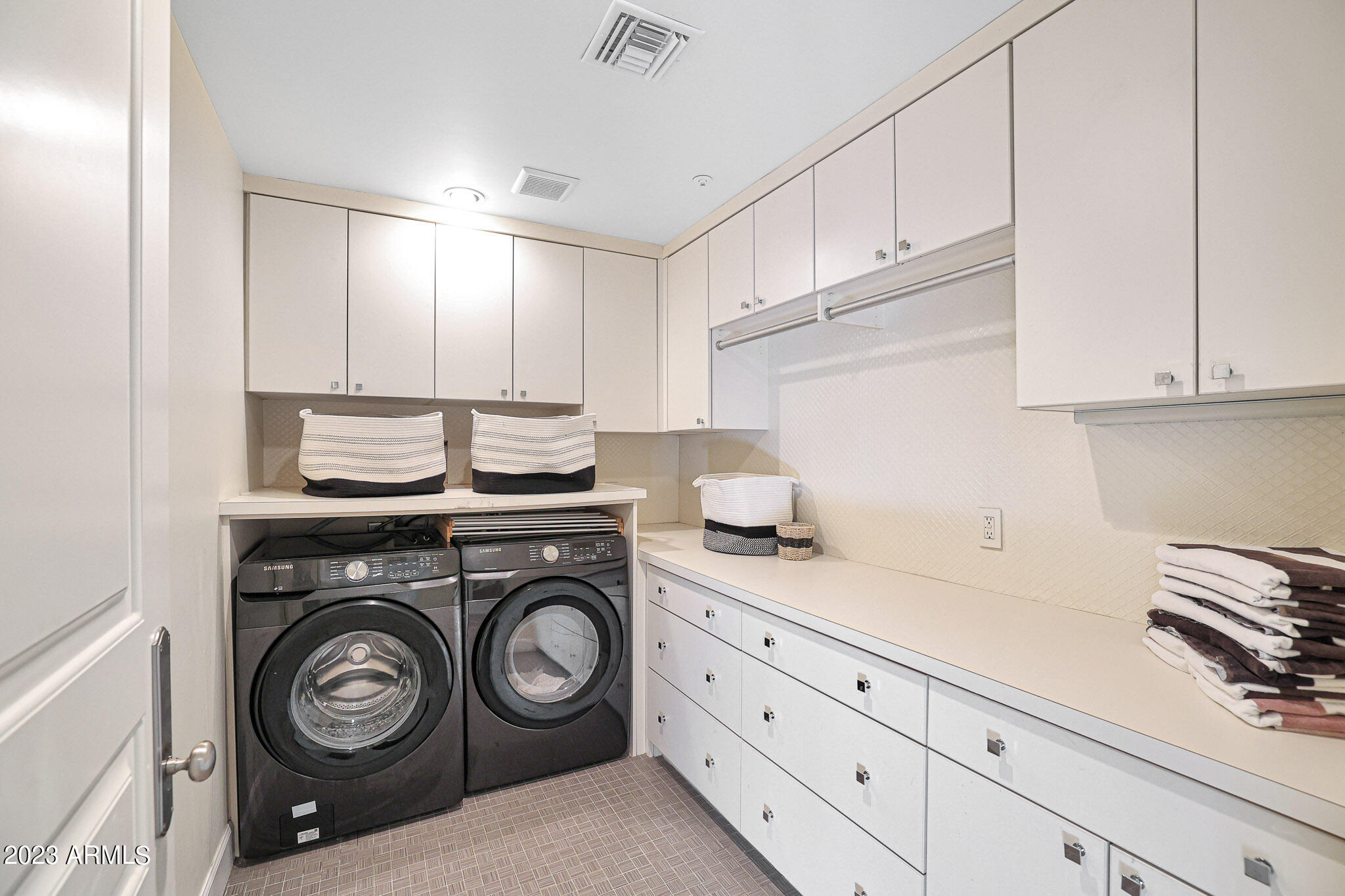 5635 E LINCOLN Drive # 62