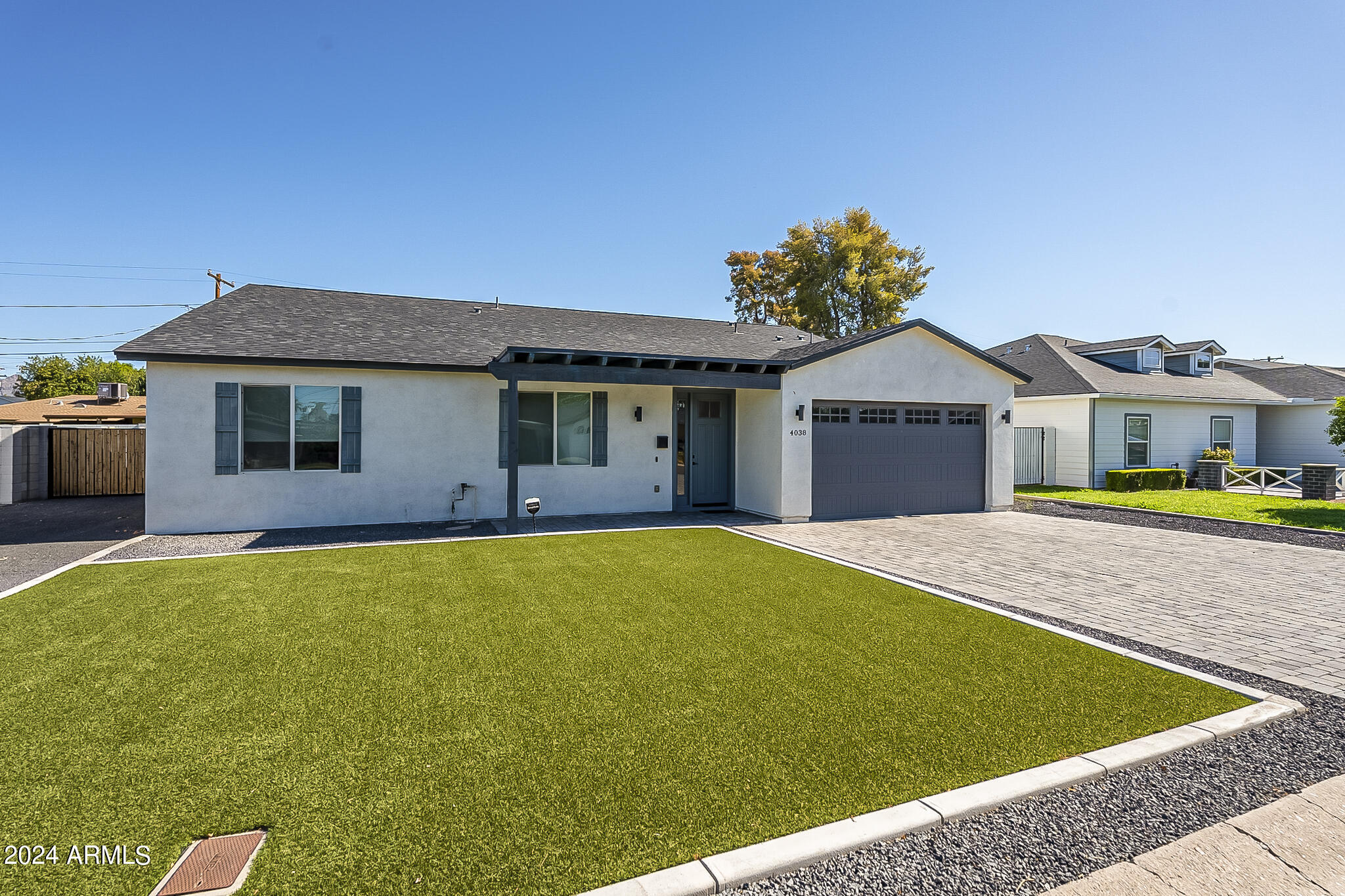 4038 E INDIANOLA Avenue