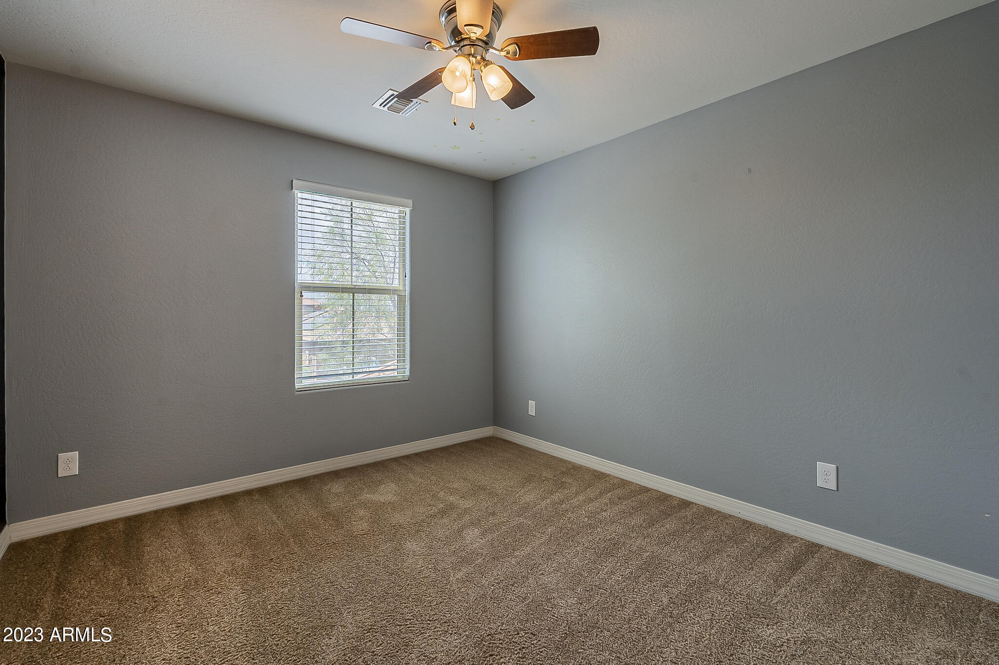11924 W HONEYSUCKLE Court
