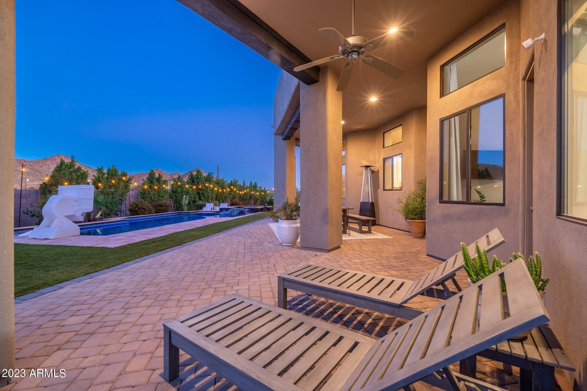 2813 W Carriage Drive