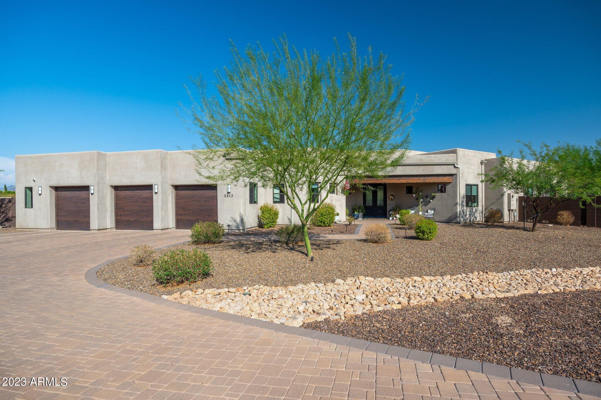 2813 W Carriage Drive