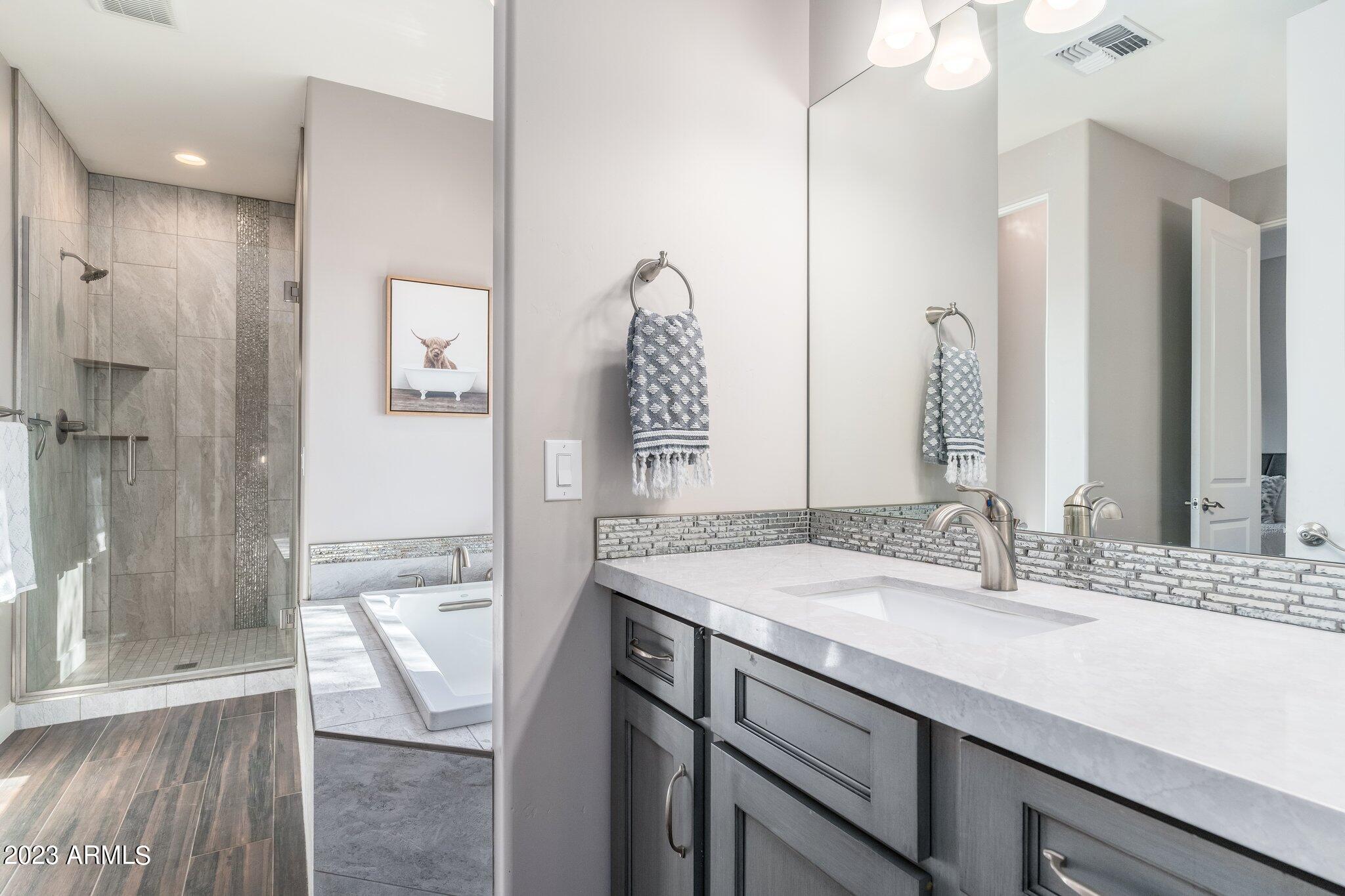 2813 W Carriage Drive