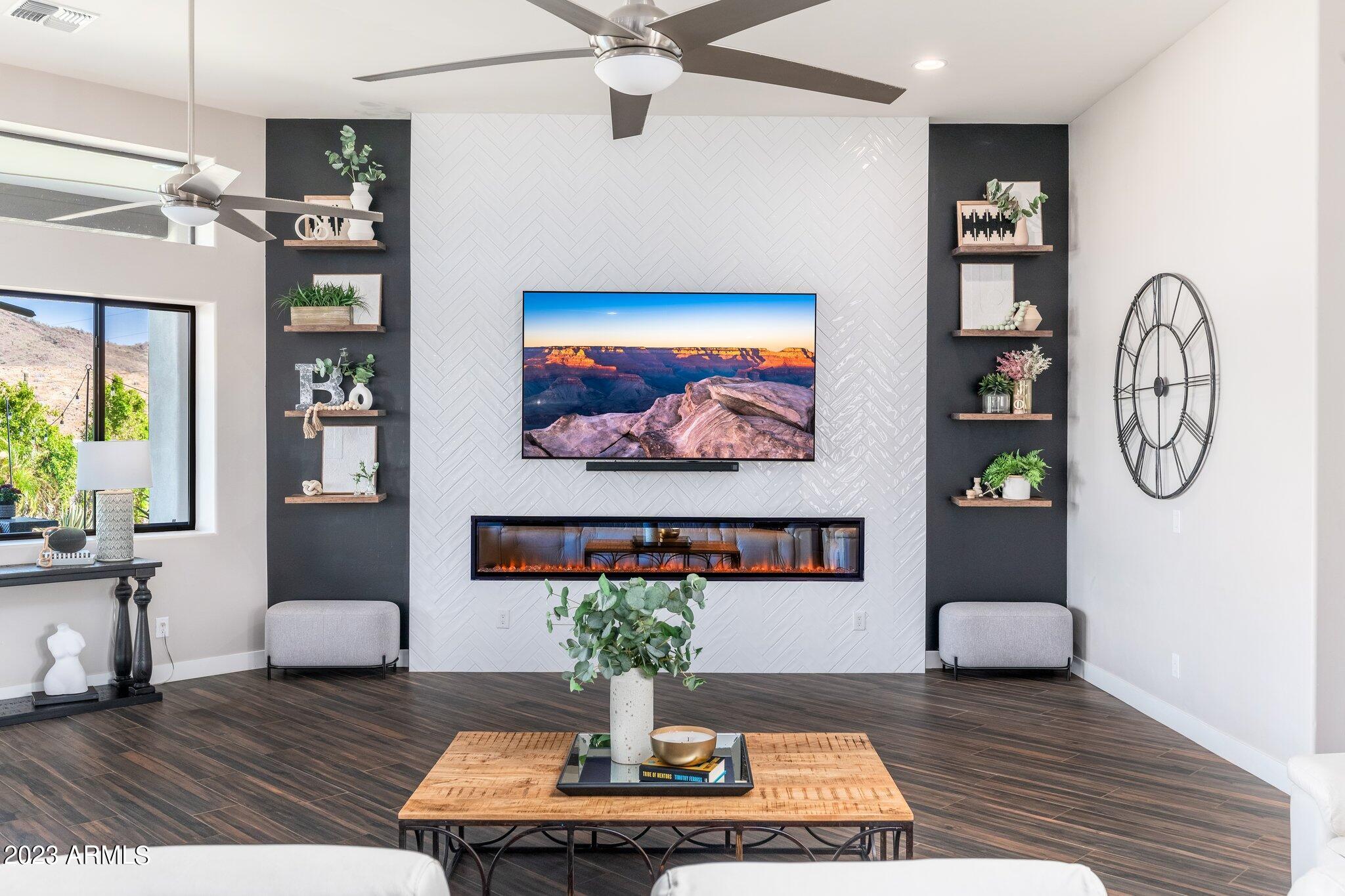 2813 W Carriage Drive