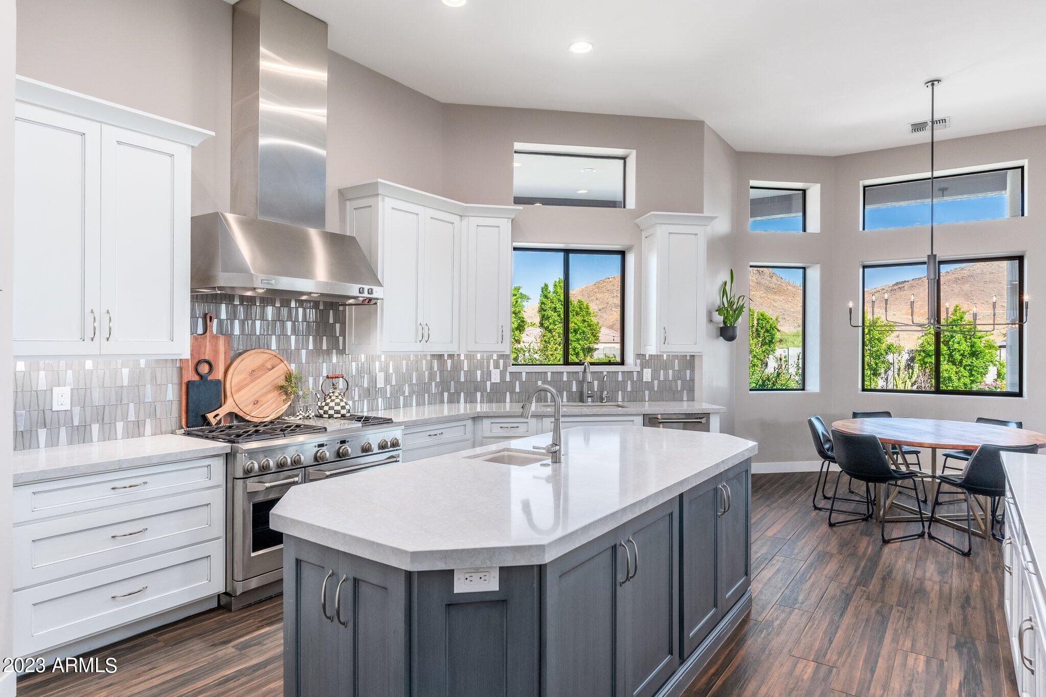 2813 W Carriage Drive