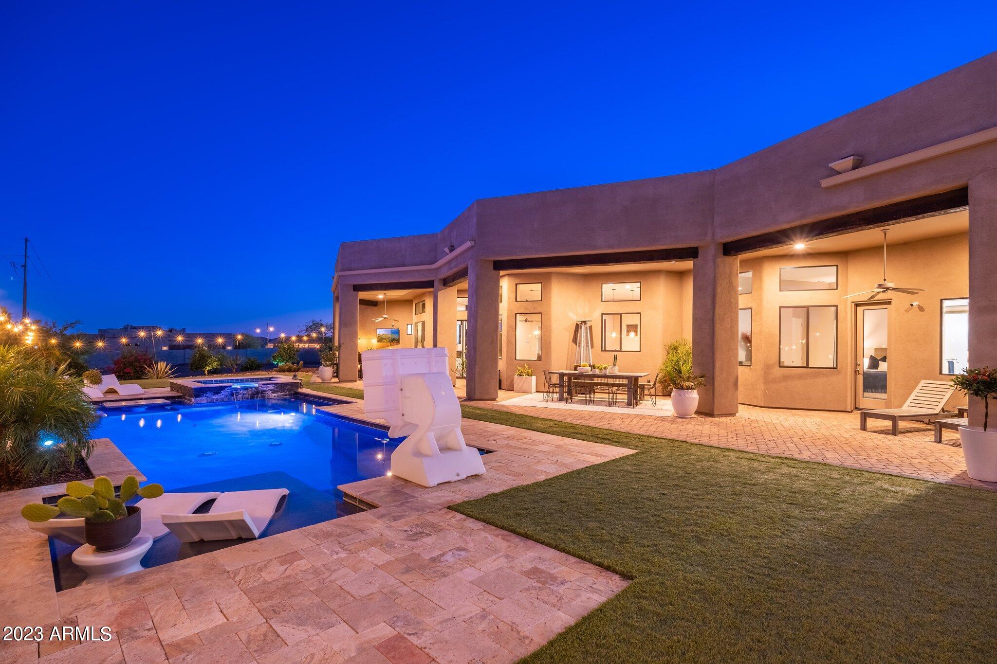 2813 W Carriage Drive