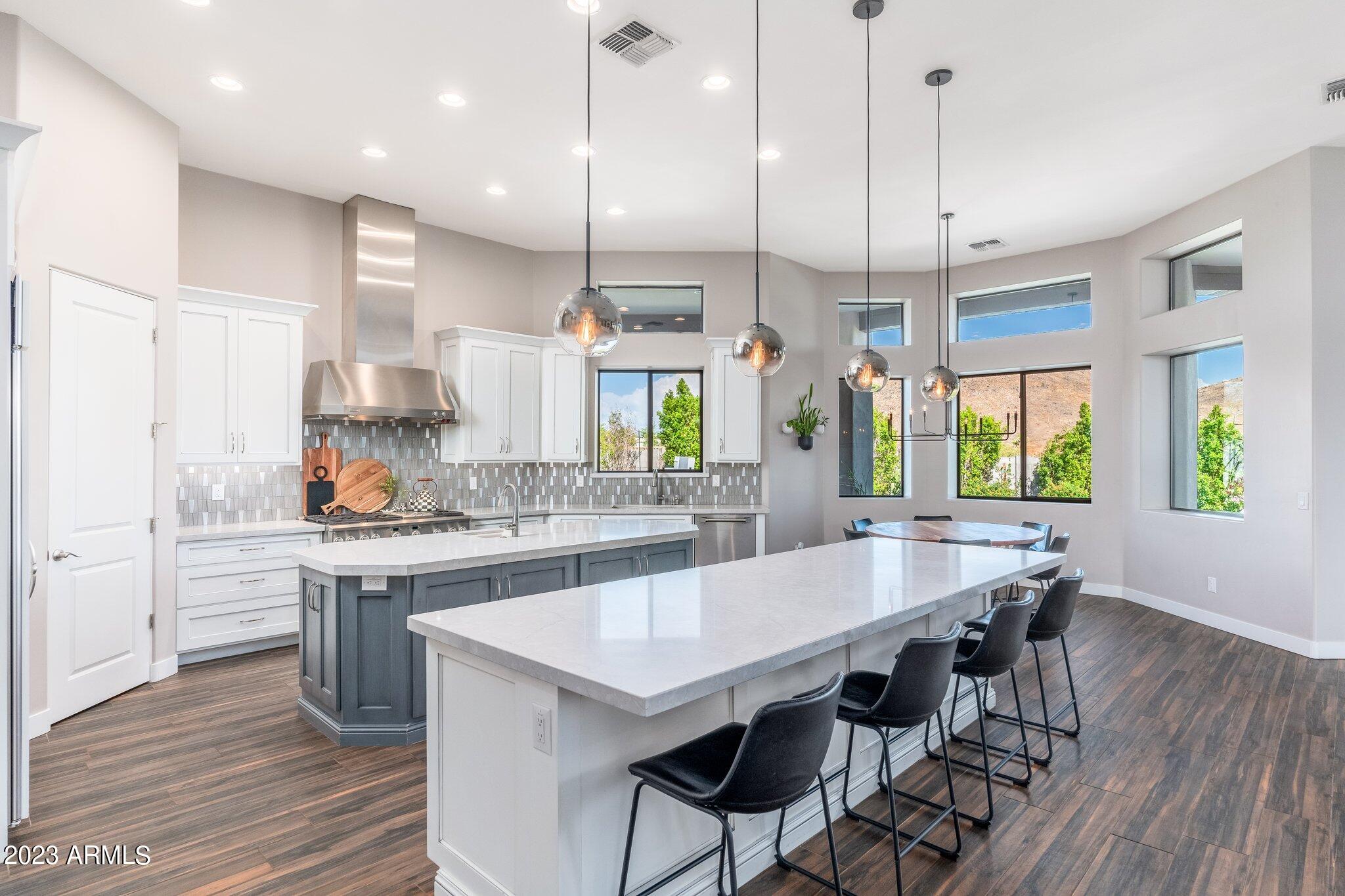 2813 W Carriage Drive