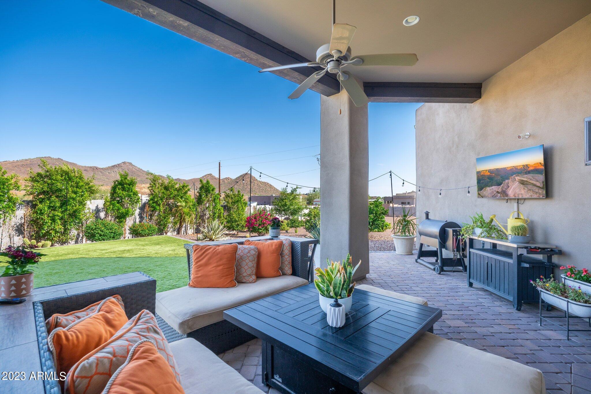 2813 W Carriage Drive