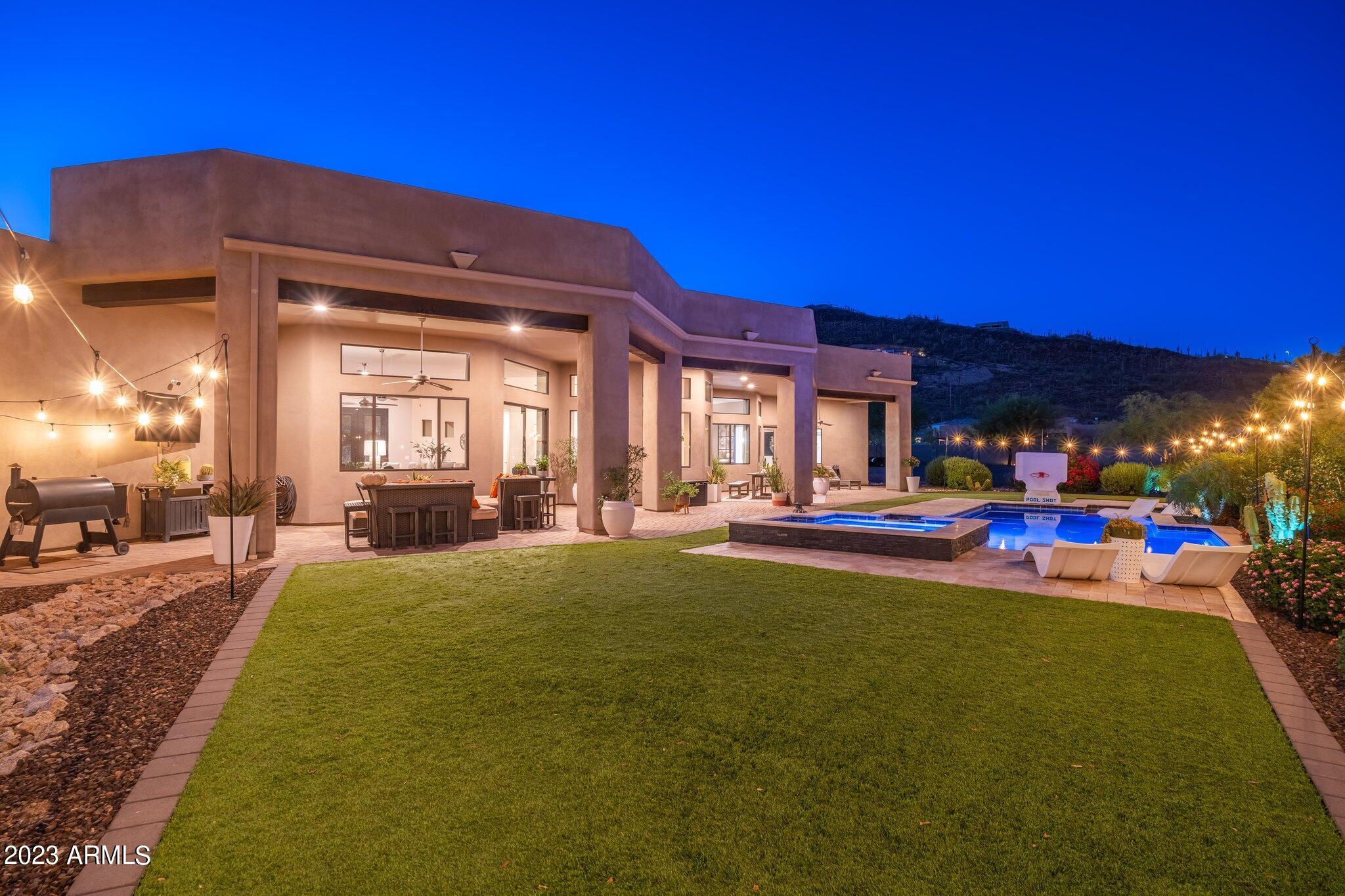 2813 W Carriage Drive