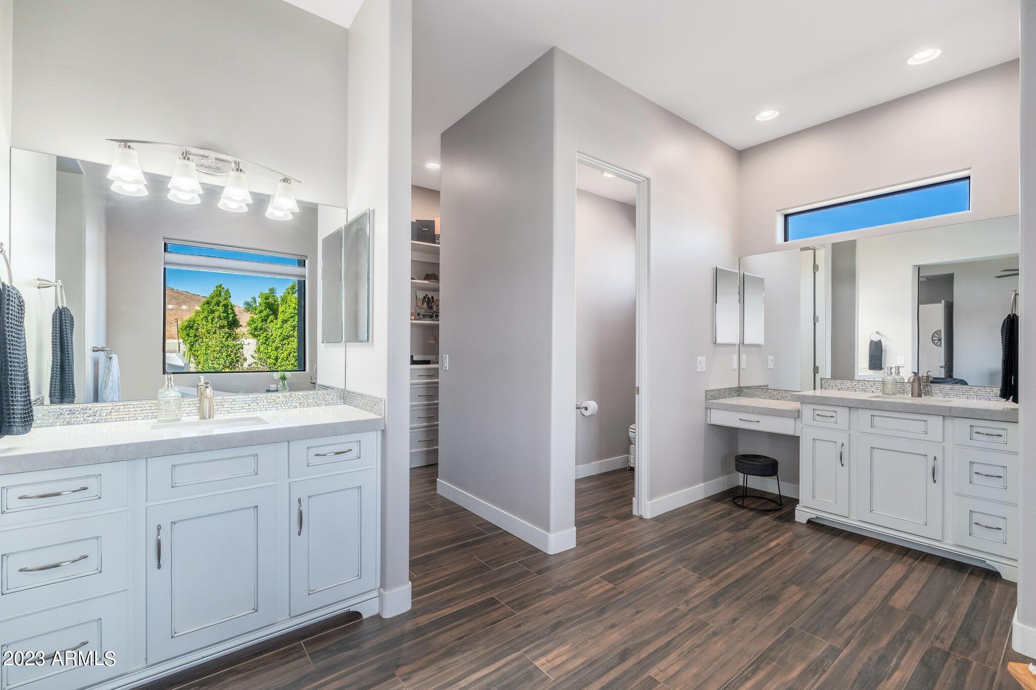 2813 W Carriage Drive