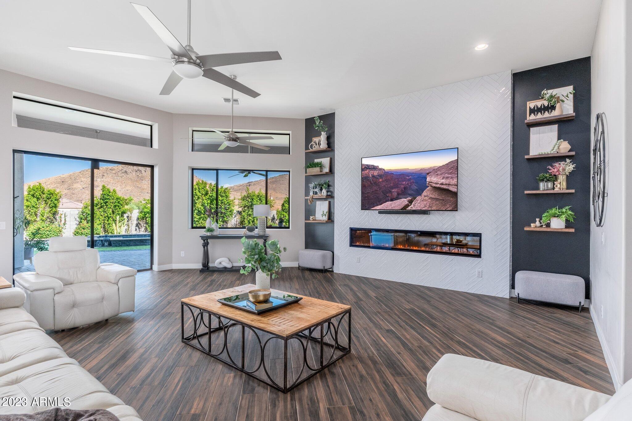 2813 W Carriage Drive