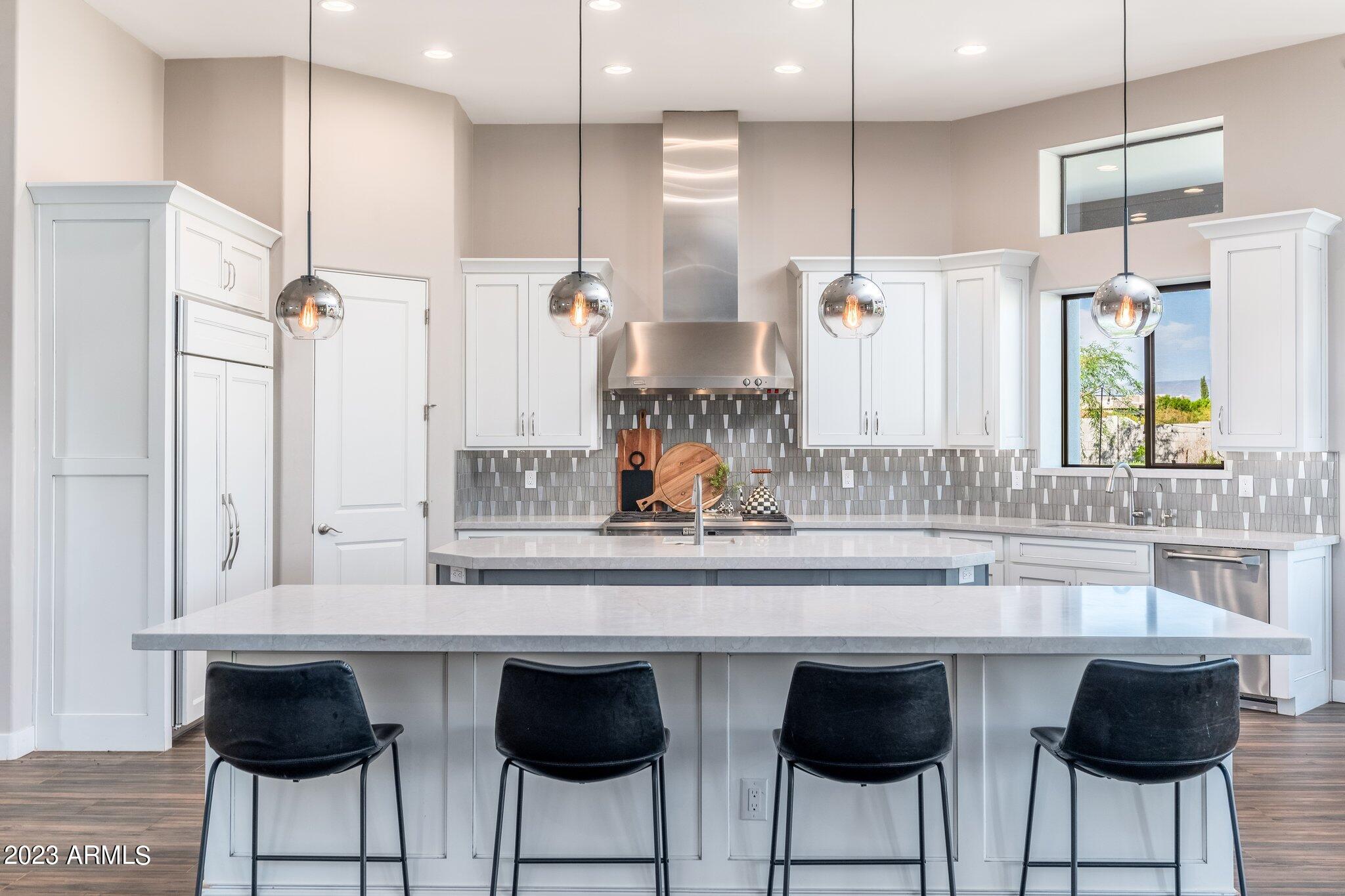 2813 W Carriage Drive