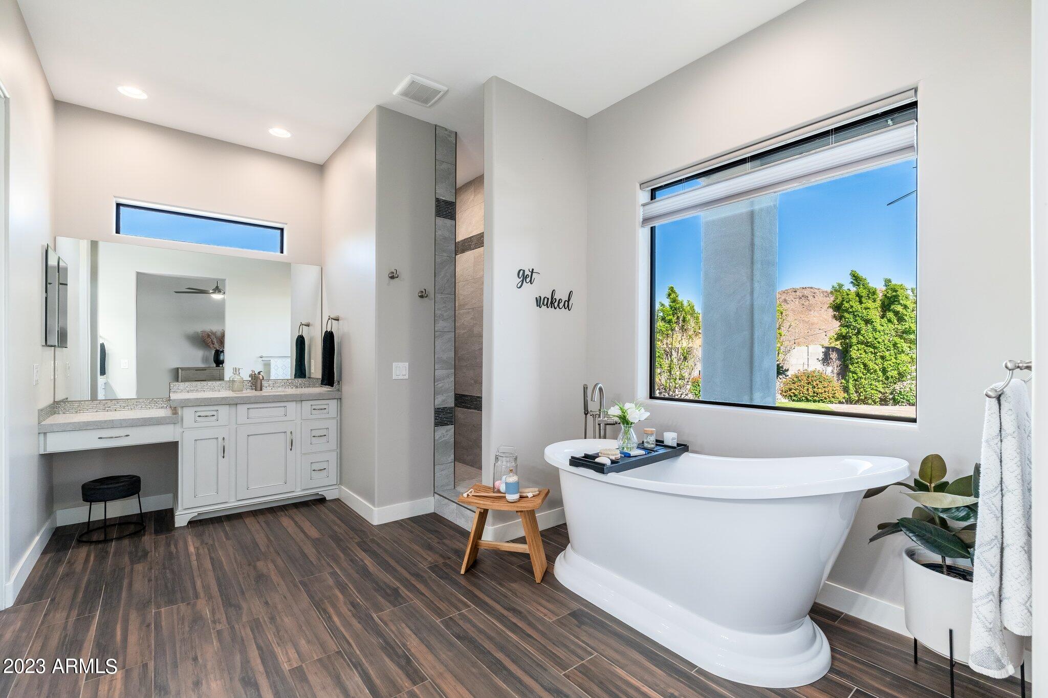 2813 W Carriage Drive