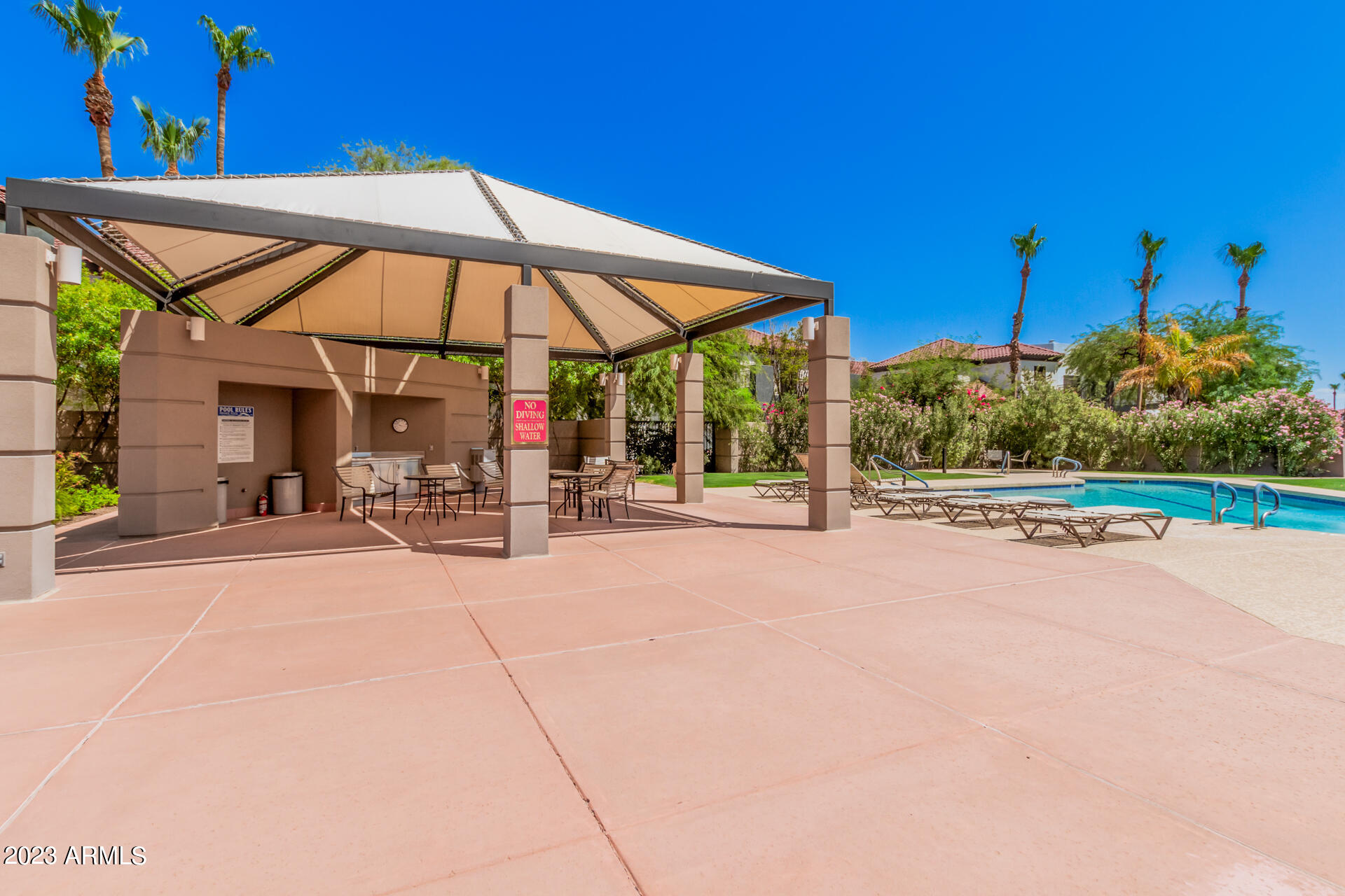 1040 E OSBORN Road # 702