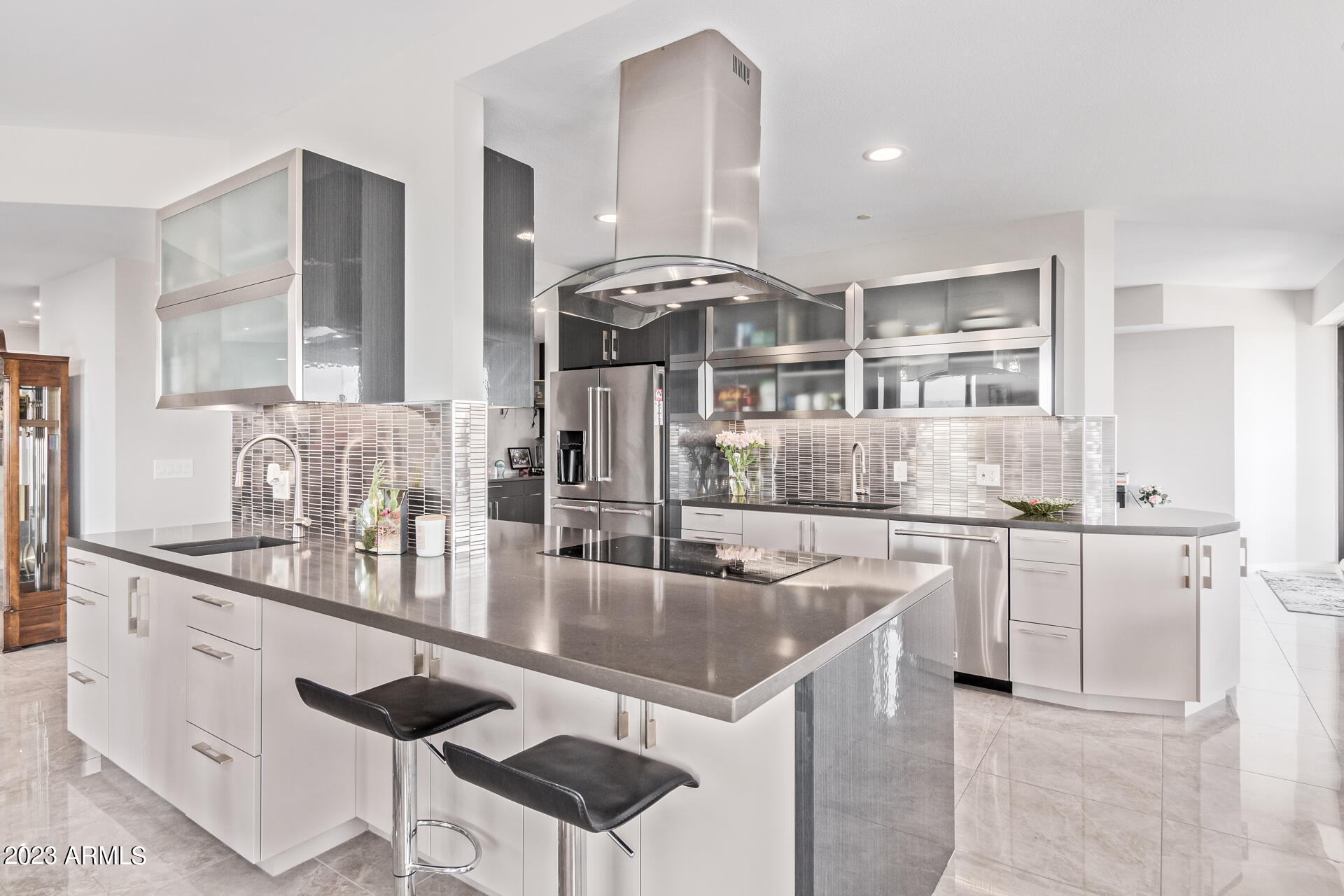 1040 E OSBORN Road # 702