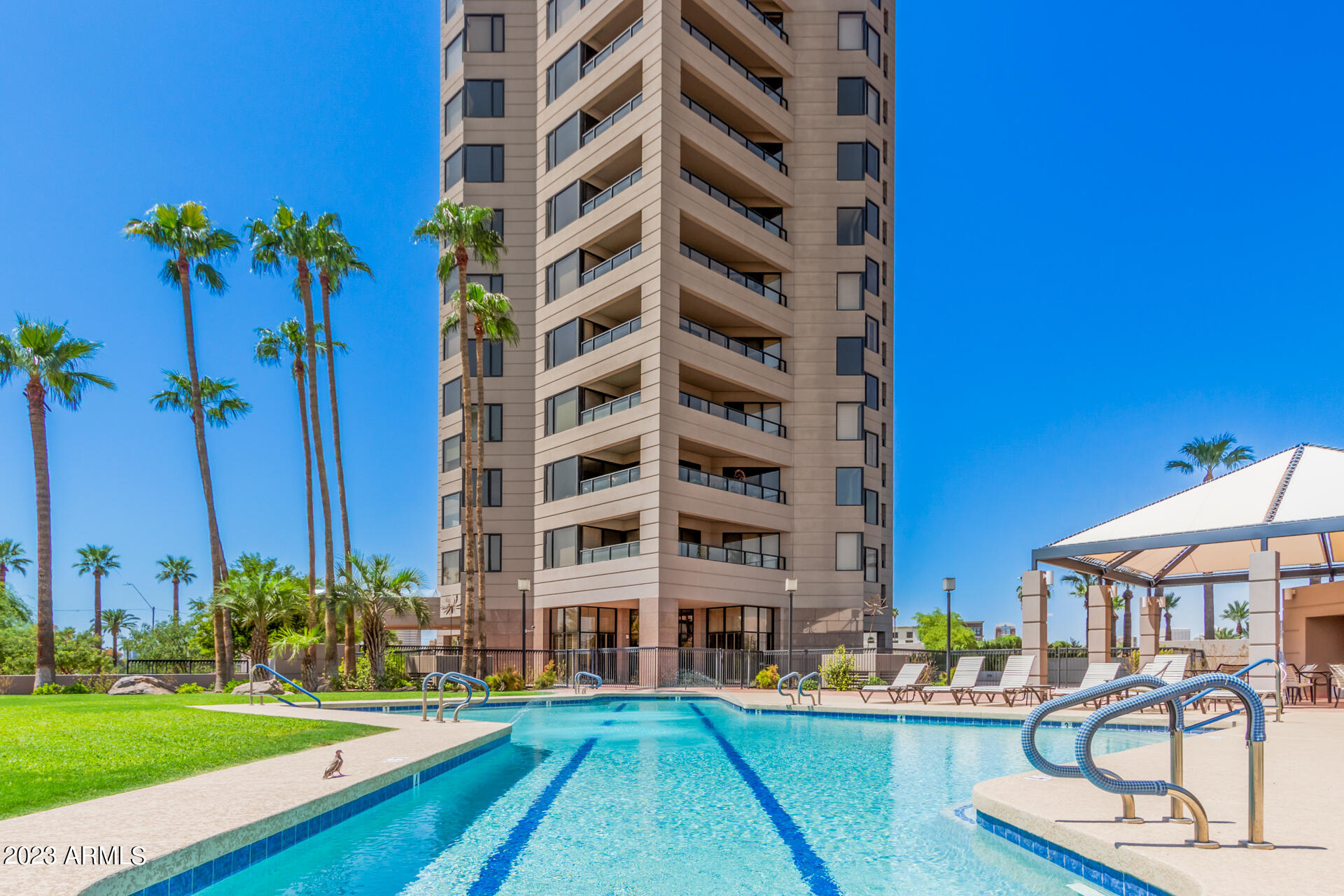1040 E OSBORN Road # 702