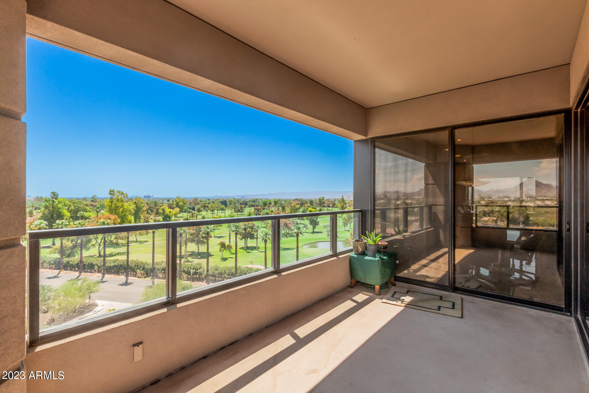 1040 E OSBORN Road # 702