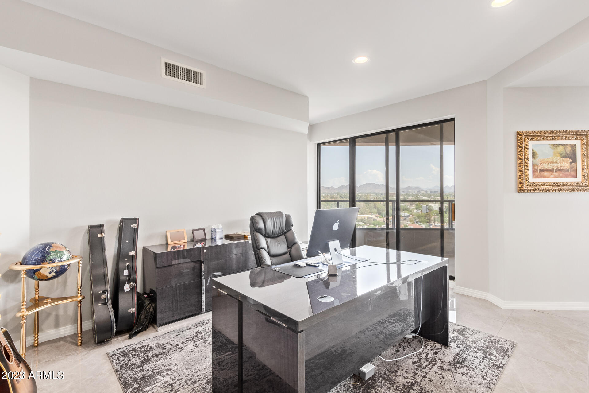 1040 E OSBORN Road # 702