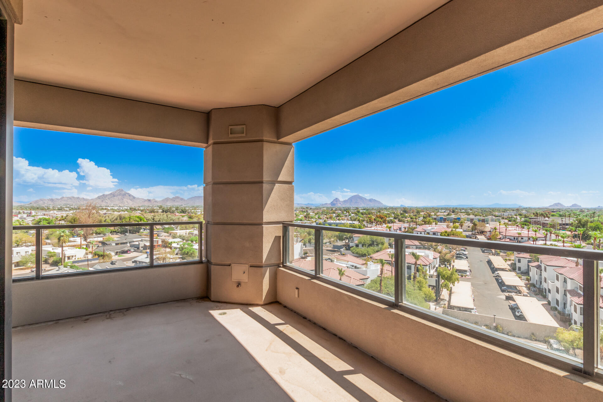 1040 E OSBORN Road # 702