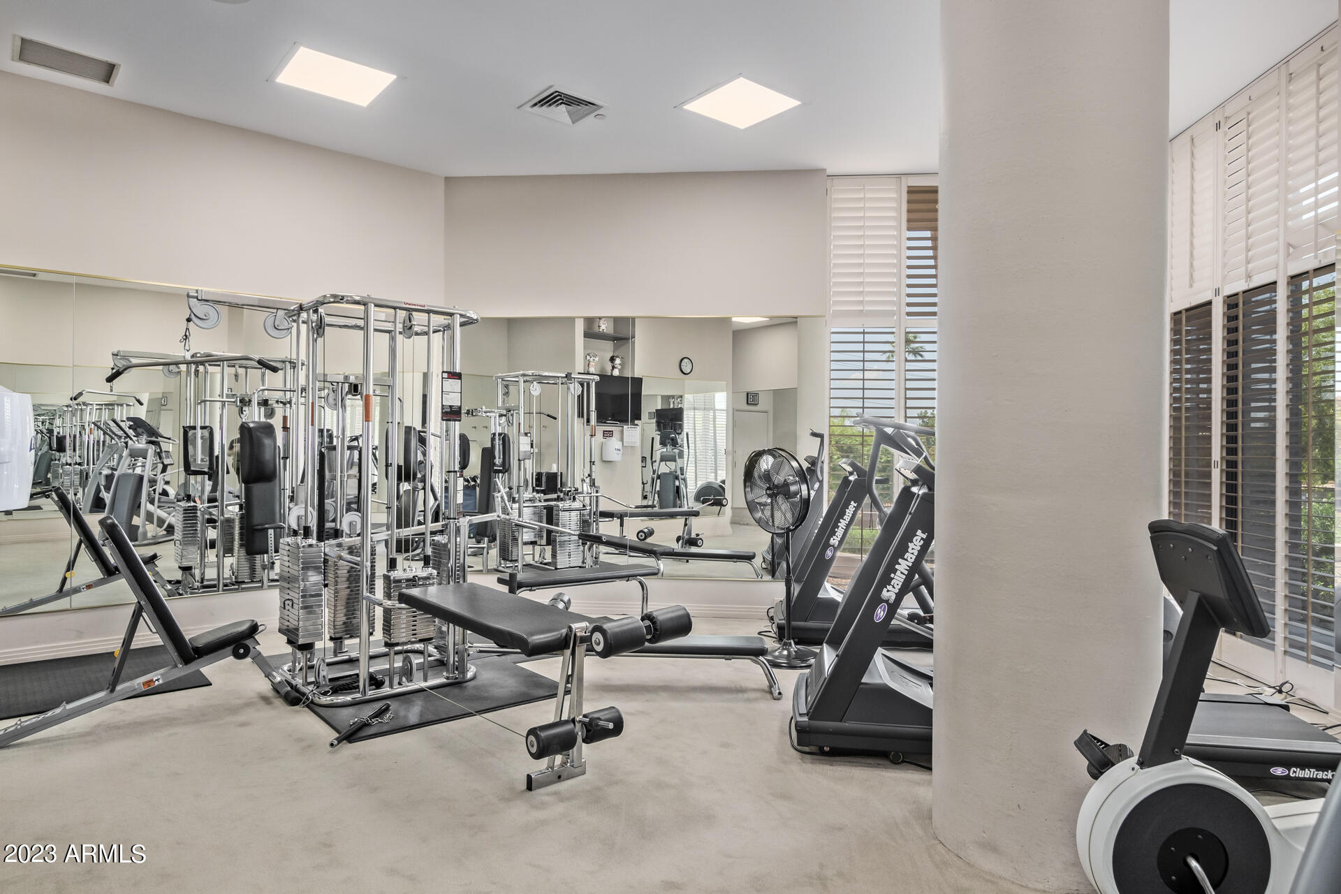 1040 E OSBORN Road # 702