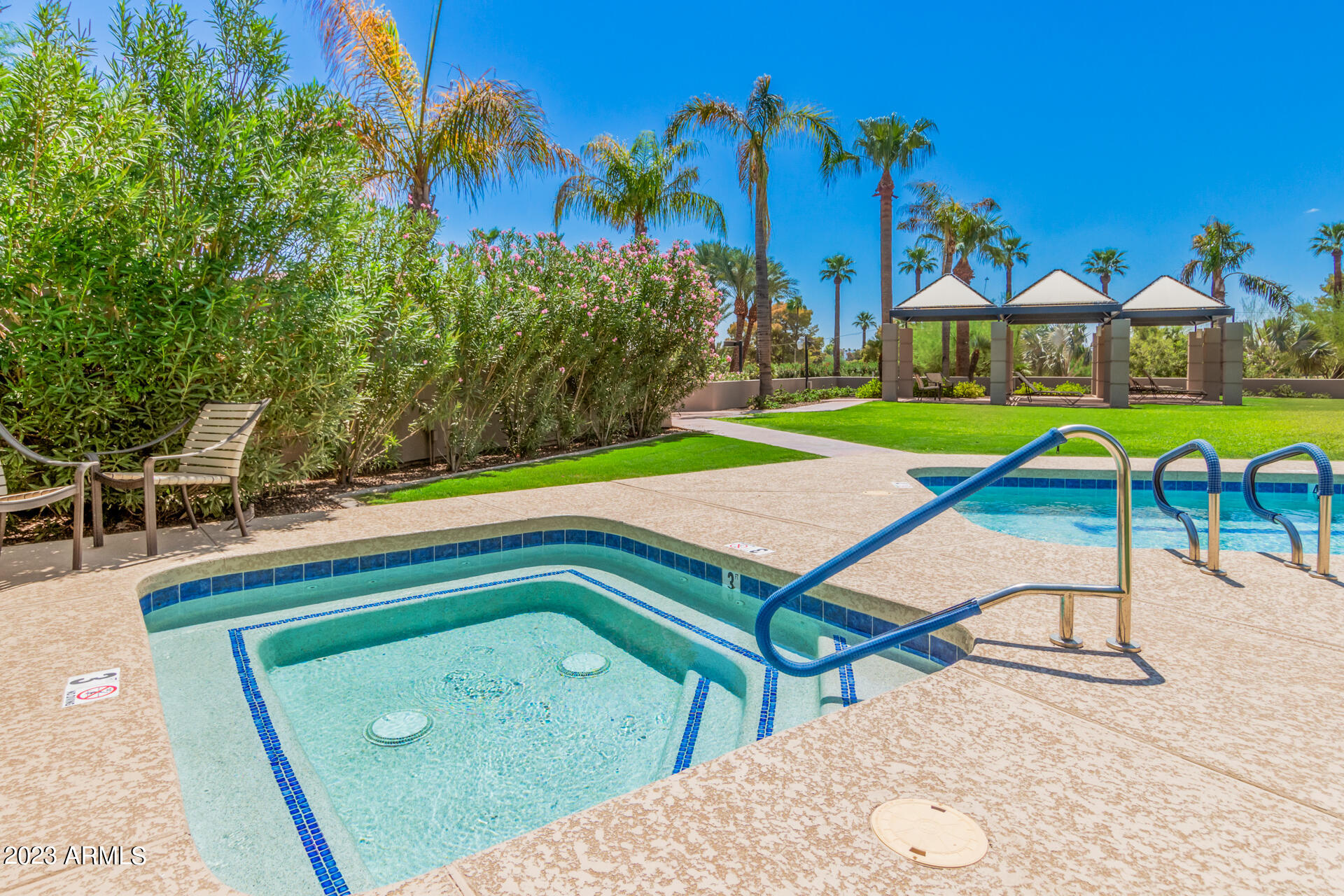 1040 E OSBORN Road # 702