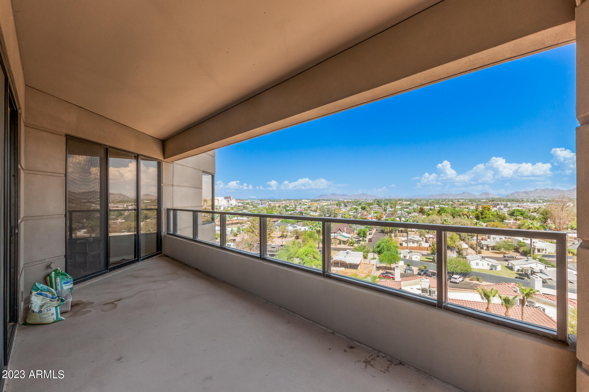 1040 E OSBORN Road # 702