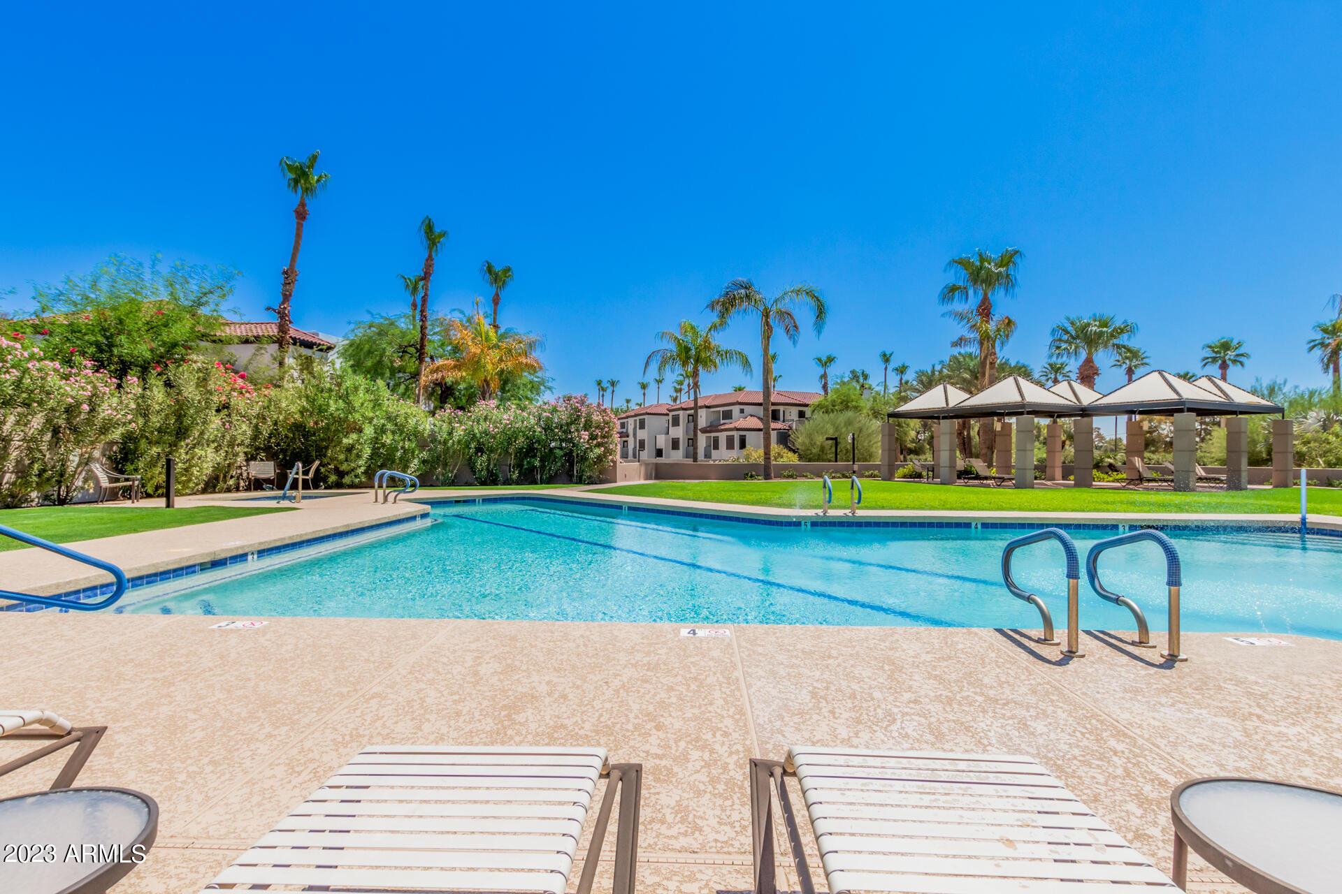 1040 E OSBORN Road # 702