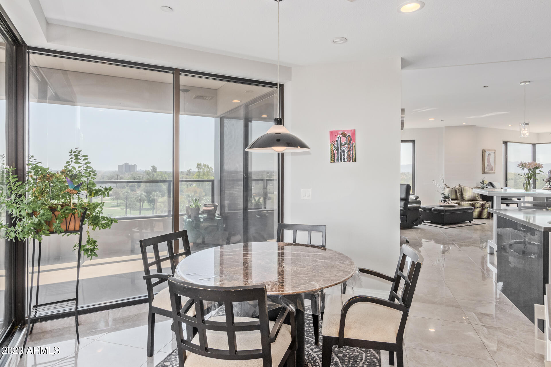 1040 E OSBORN Road # 702