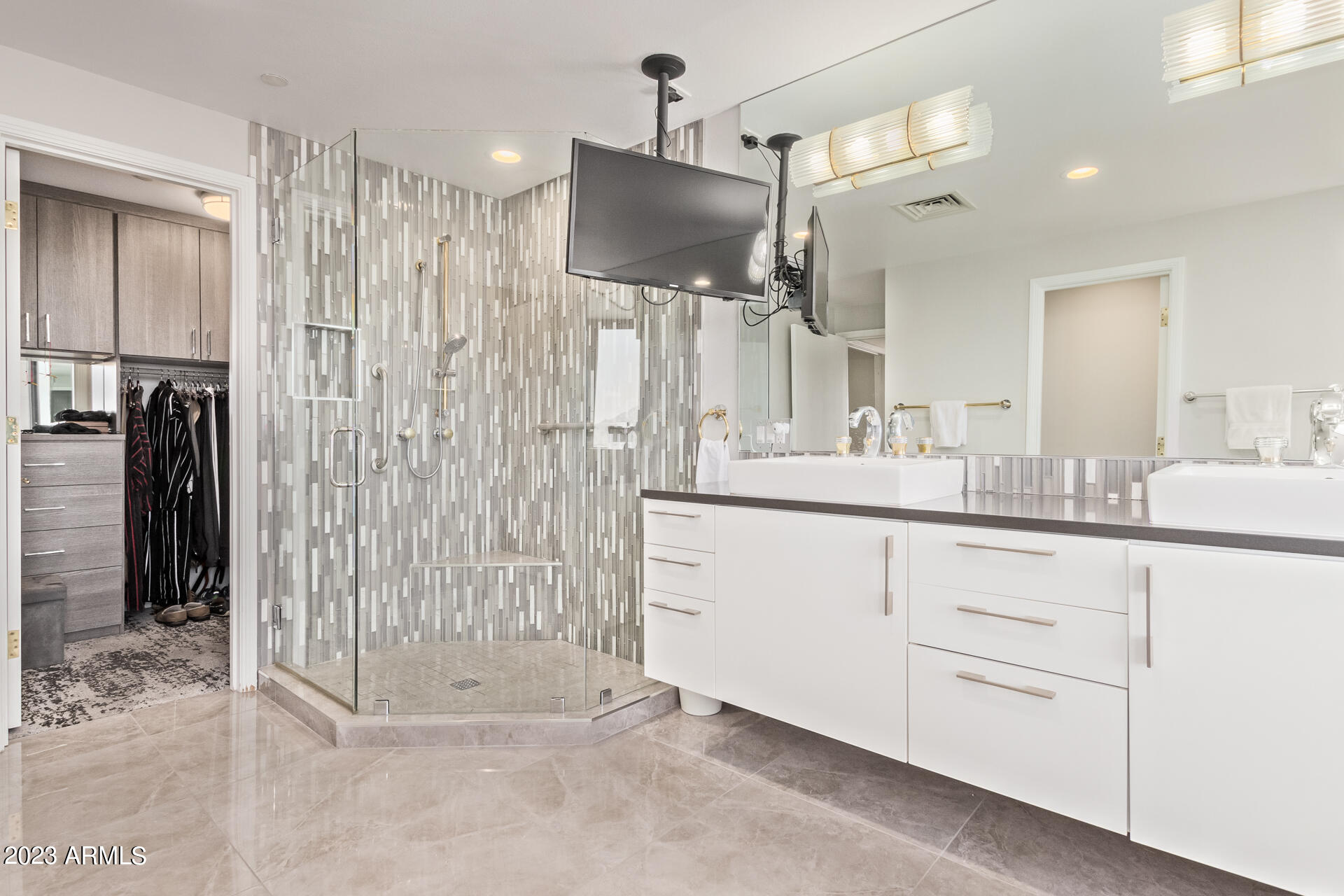 1040 E OSBORN Road # 702