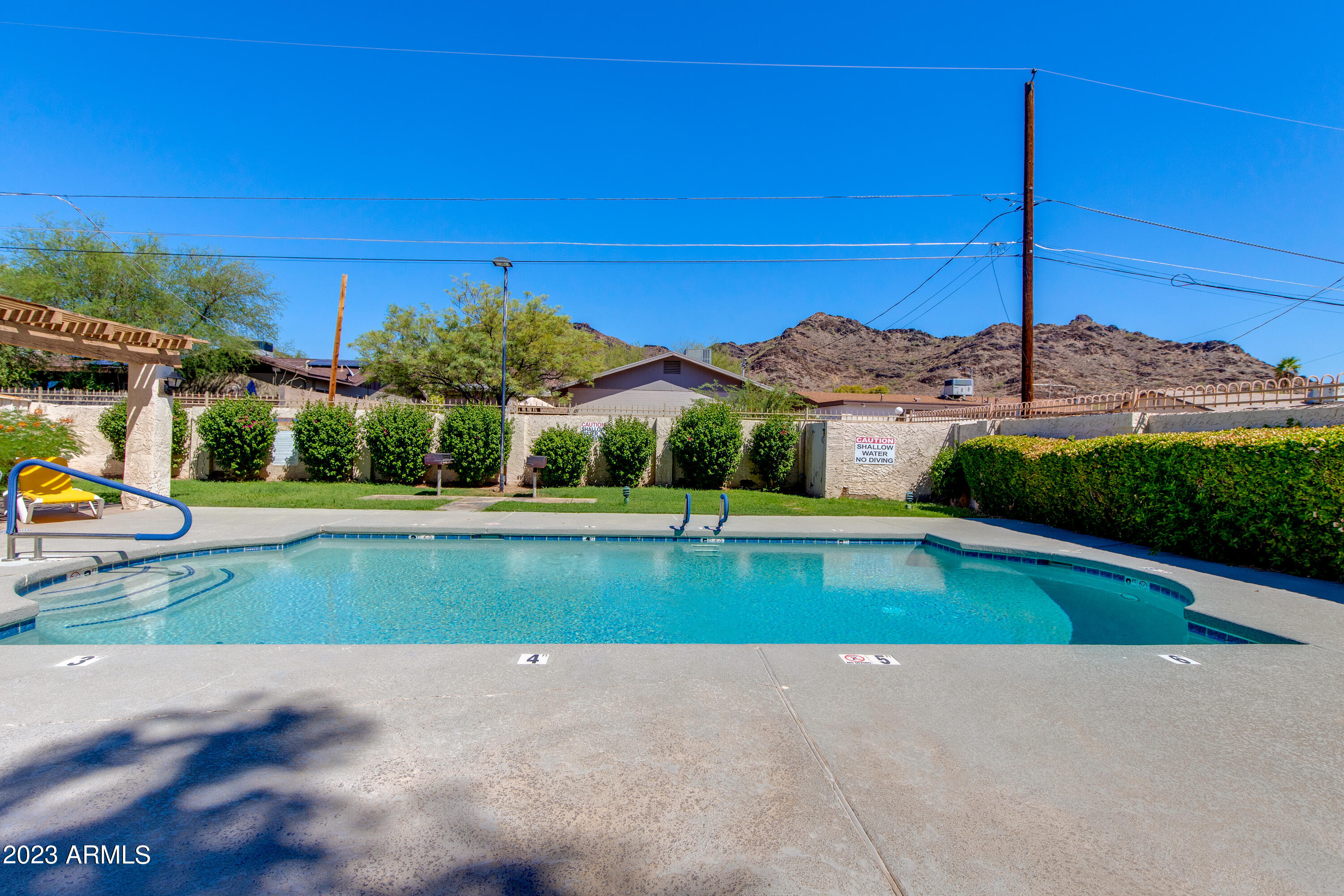 1225 E LAWRENCE Lane