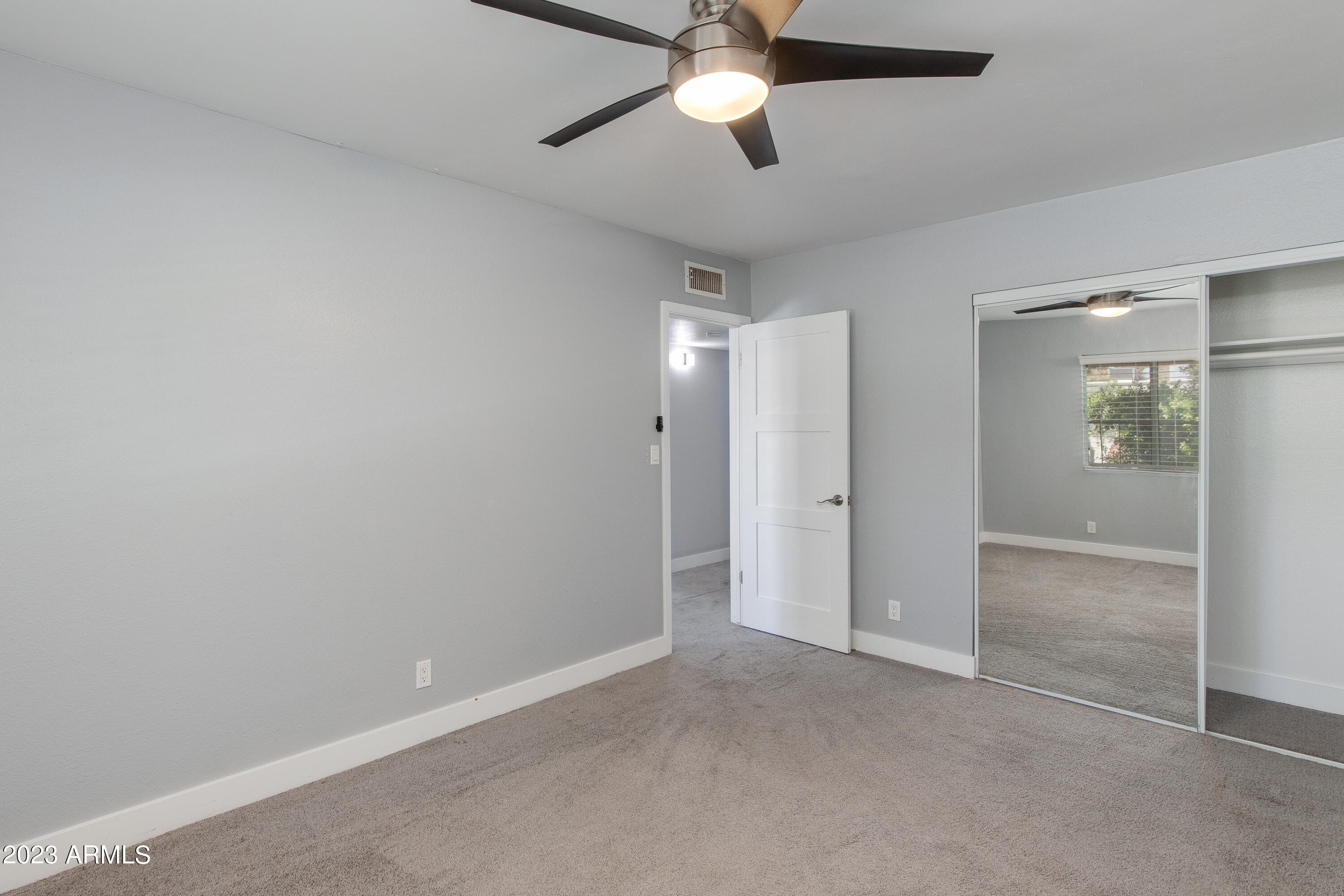 1225 E LAWRENCE Lane