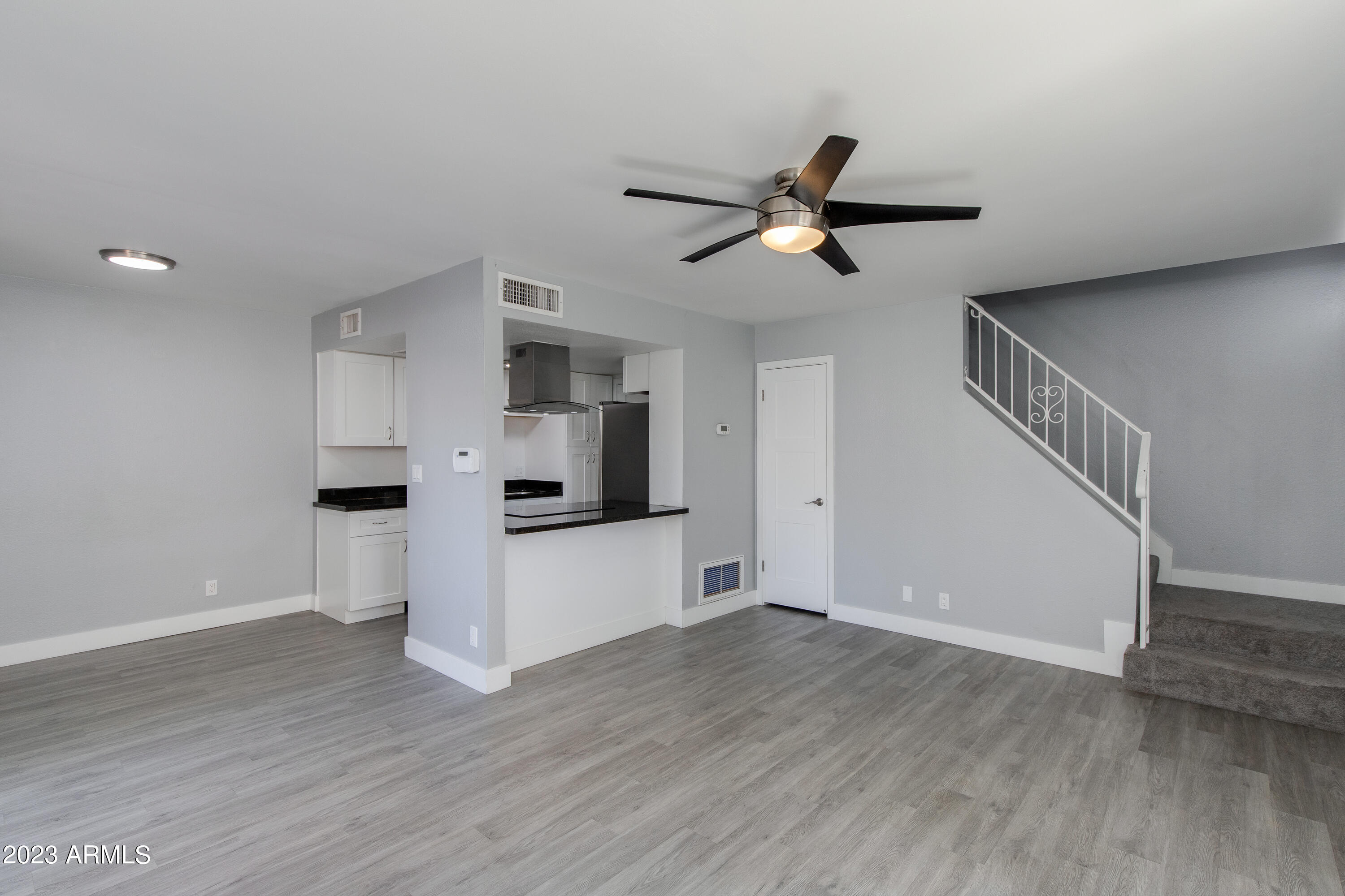 1225 E LAWRENCE Lane