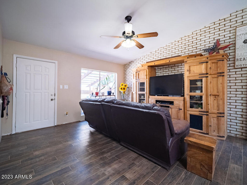 5209 W PALO VERDE Avenue