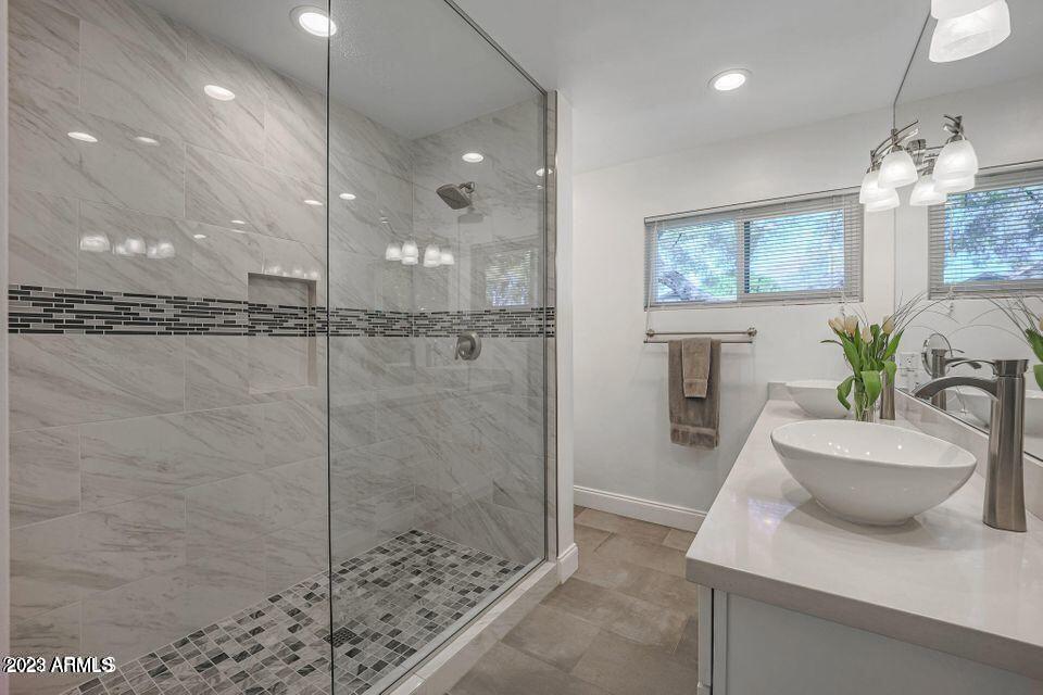 4861 E CALLE REDONDA --