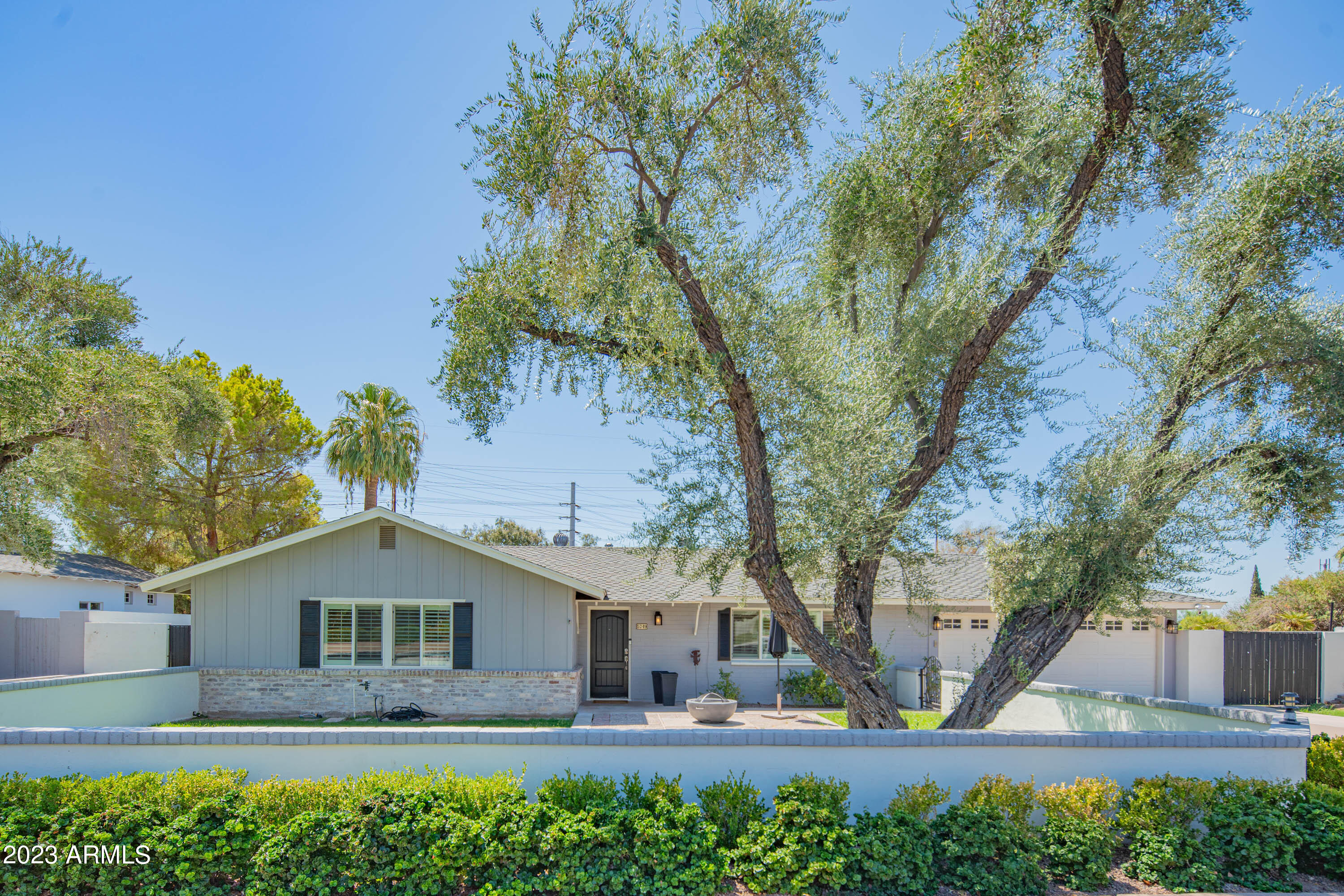 5749 E Calle Del Paisano --