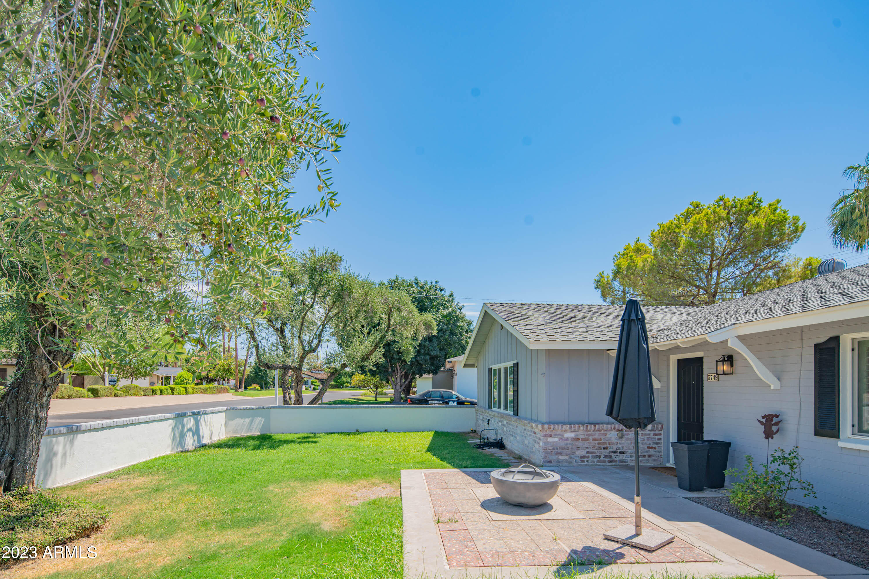 5749 E Calle Del Paisano --