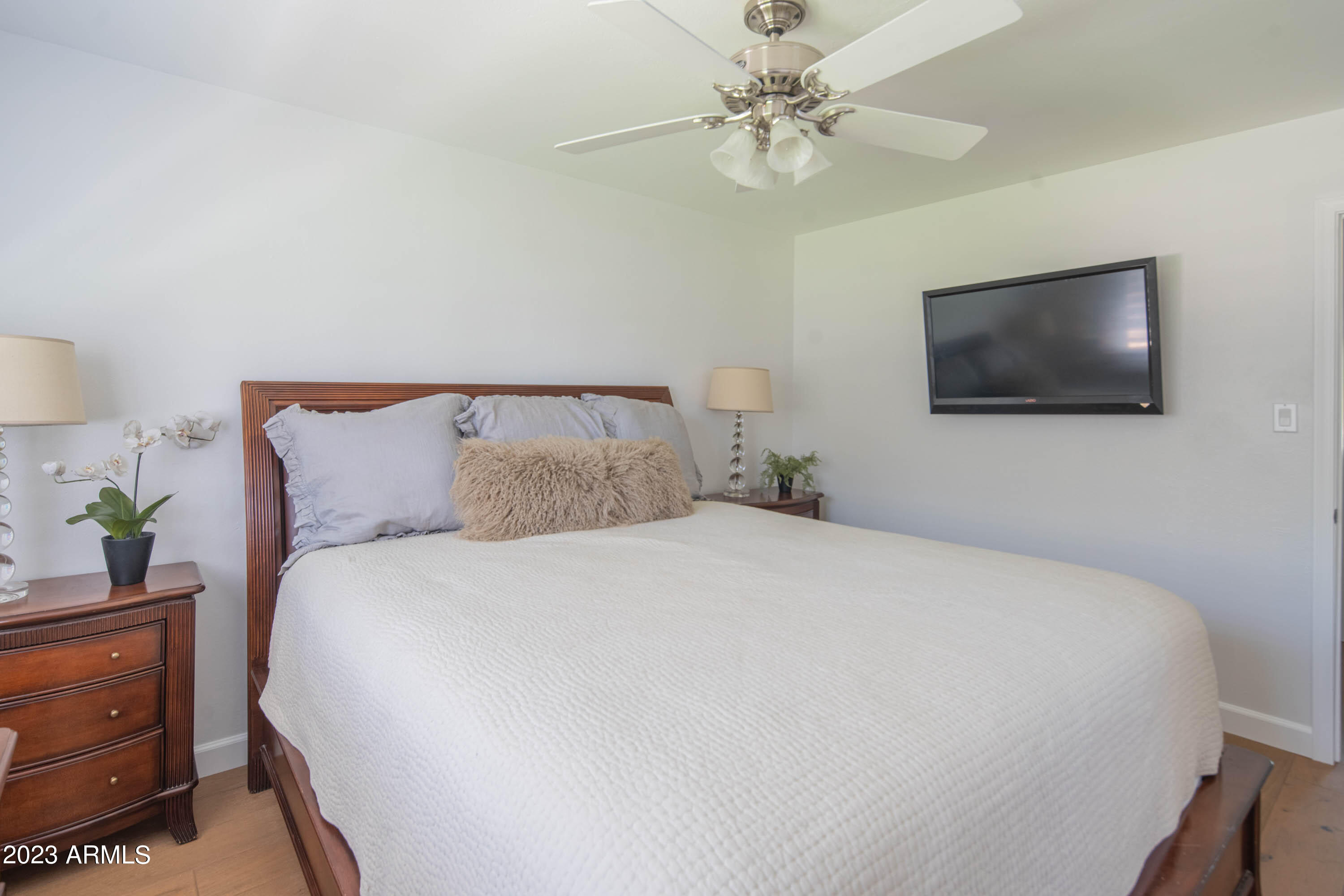 5749 E Calle Del Paisano --