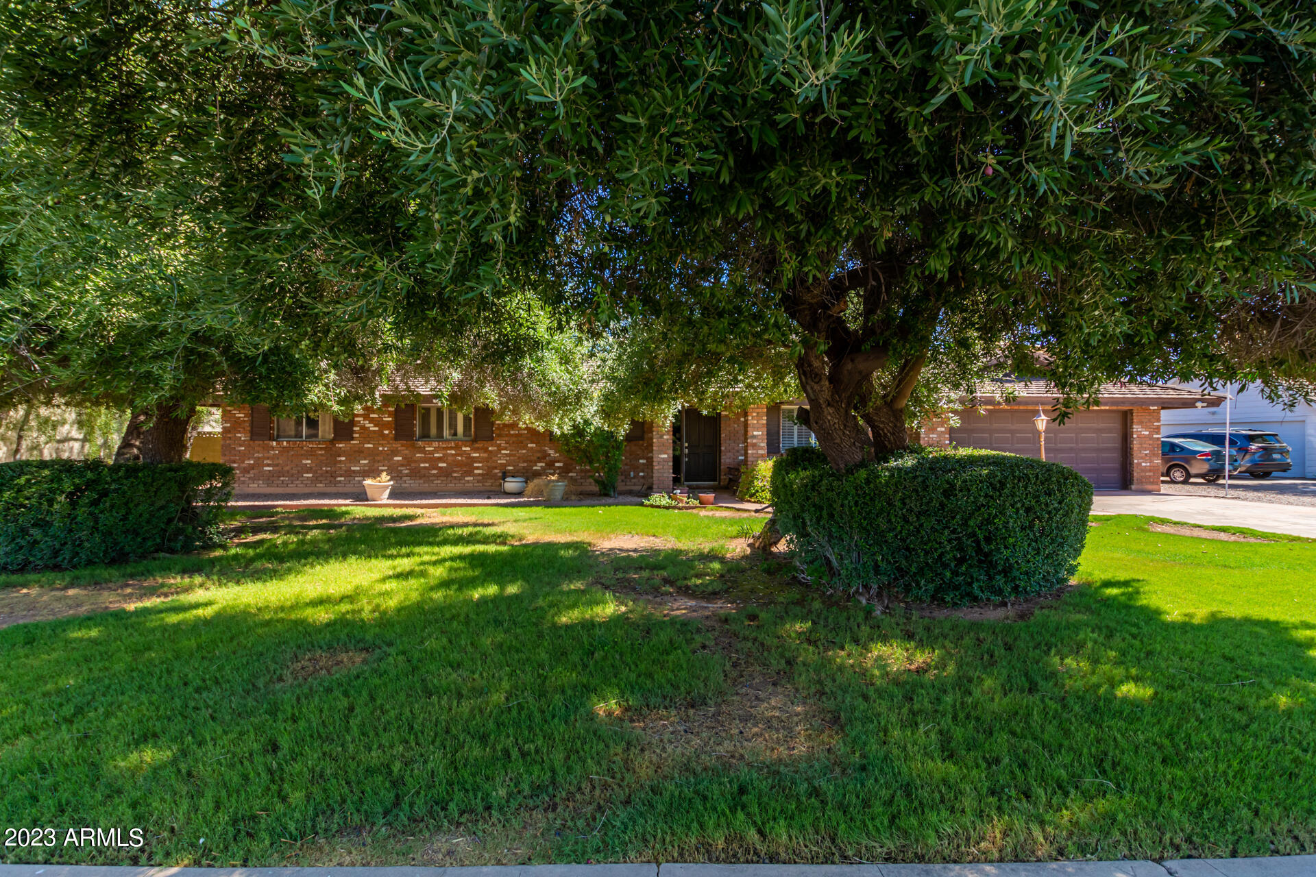 1866 E FOUNTAIN Street